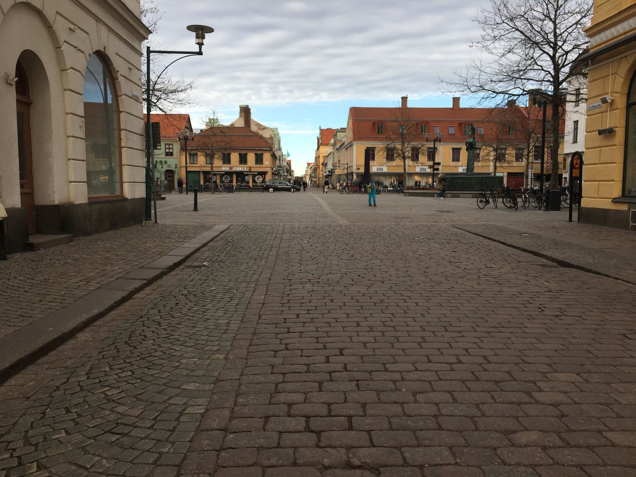 Street view near Frimurarehotellet, Kalmar — © lorimar (CC BY-SA · Mapillary)