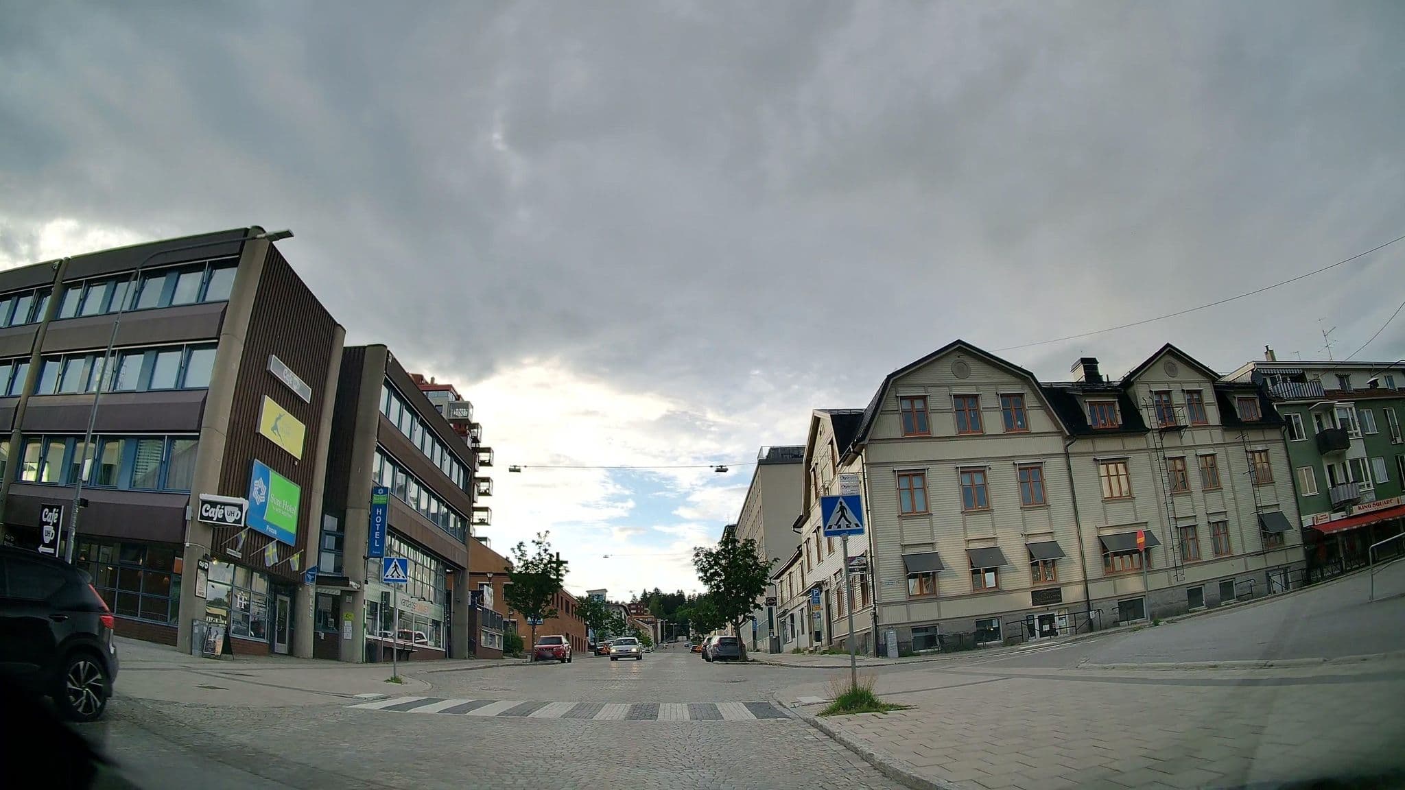 Street view near Hotell Focus, Örnsköldsvik — © bruno360 (CC BY-SA · Mapillary)