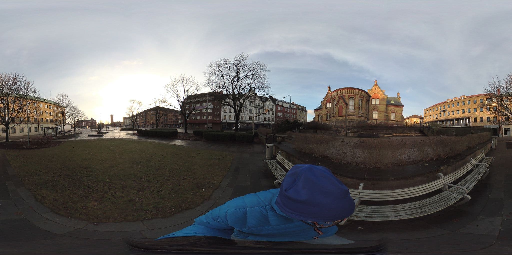 Street view near Hotel Trollhättan, Trollhättan — © trollhattan_sbf (CC BY-SA · Mapillary)
