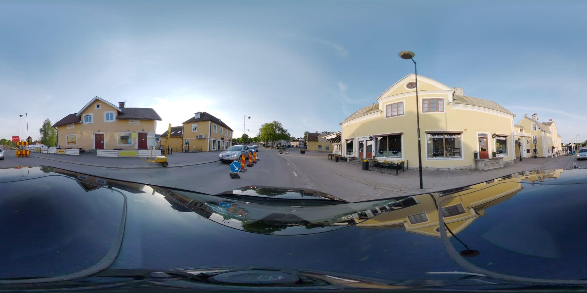 Street view near Borensbergs Gästgivaregård, Borensberg — © bruno360 (CC BY-SA · Mapillary)