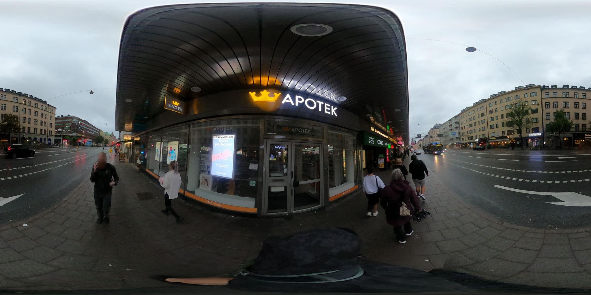 Street view near Hotel Fridhem, Kungsholmen — © graharg (CC BY-SA · Mapillary)