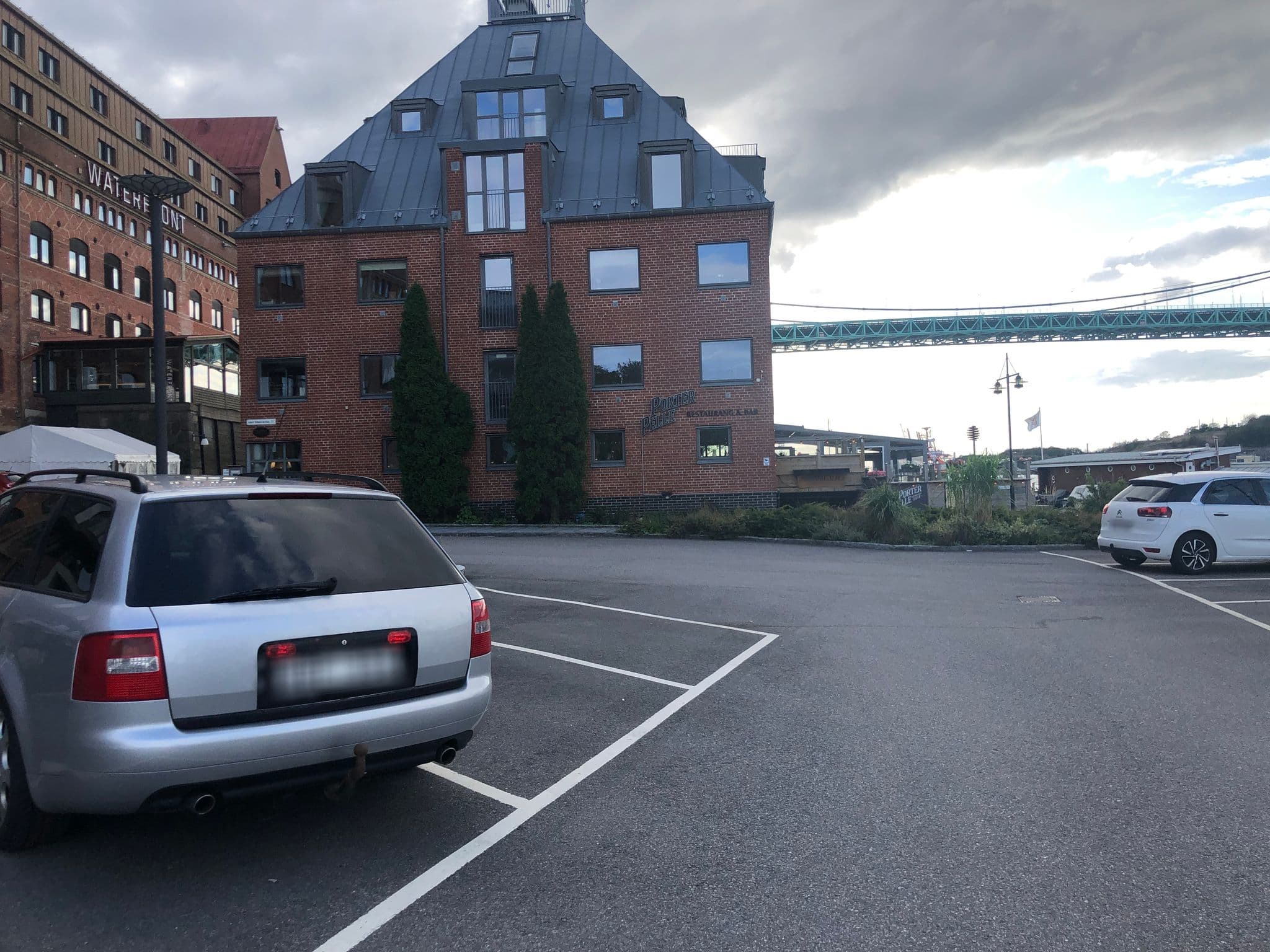 Street view near Quality Hotel Waterfront, Majorna — © thewheelhenry (CC BY-SA · Mapillary)