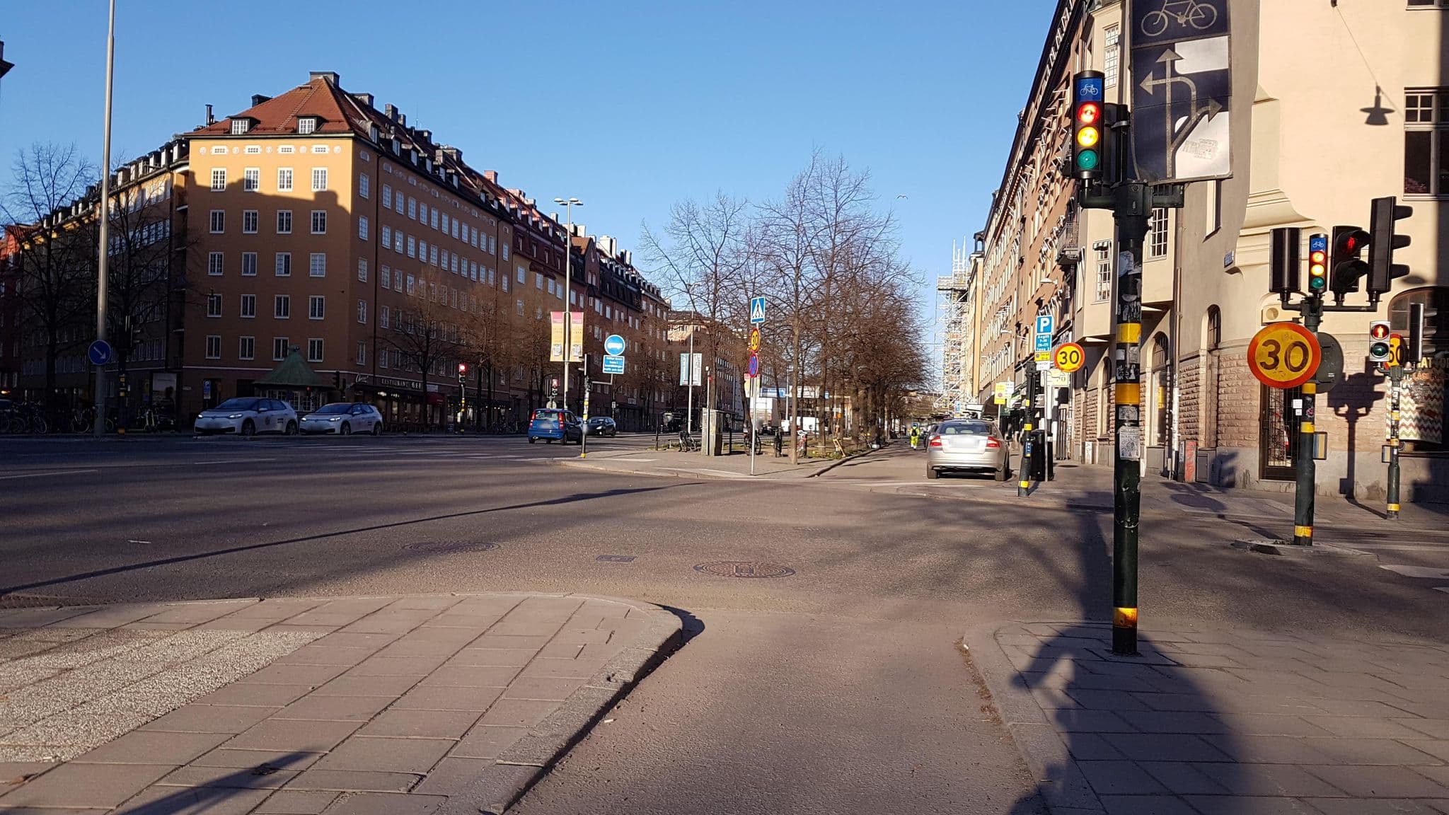 Street view near Skanstulls vandrarhem, Södermalm — © haxpett (CC BY-SA · Mapillary)