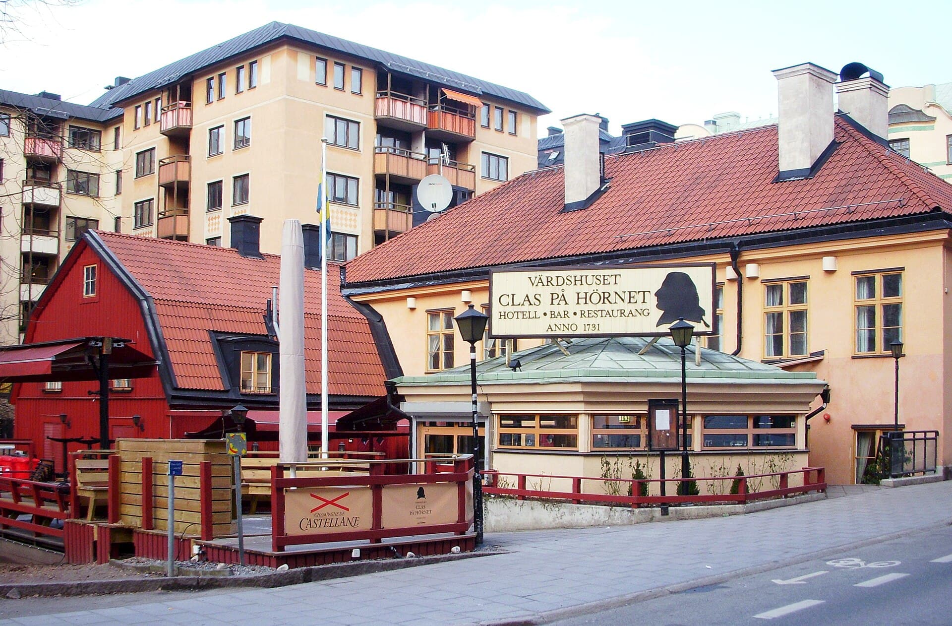 Clas på hörnet (via Wikimedia Commons, CC BY-SA 3.0)