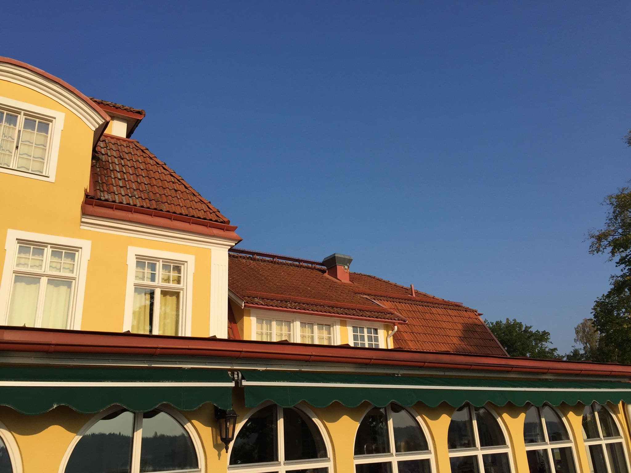 Street view near Möckelsnäs Herrgård, Älmhult — © valteris (CC BY-SA · Mapillary)