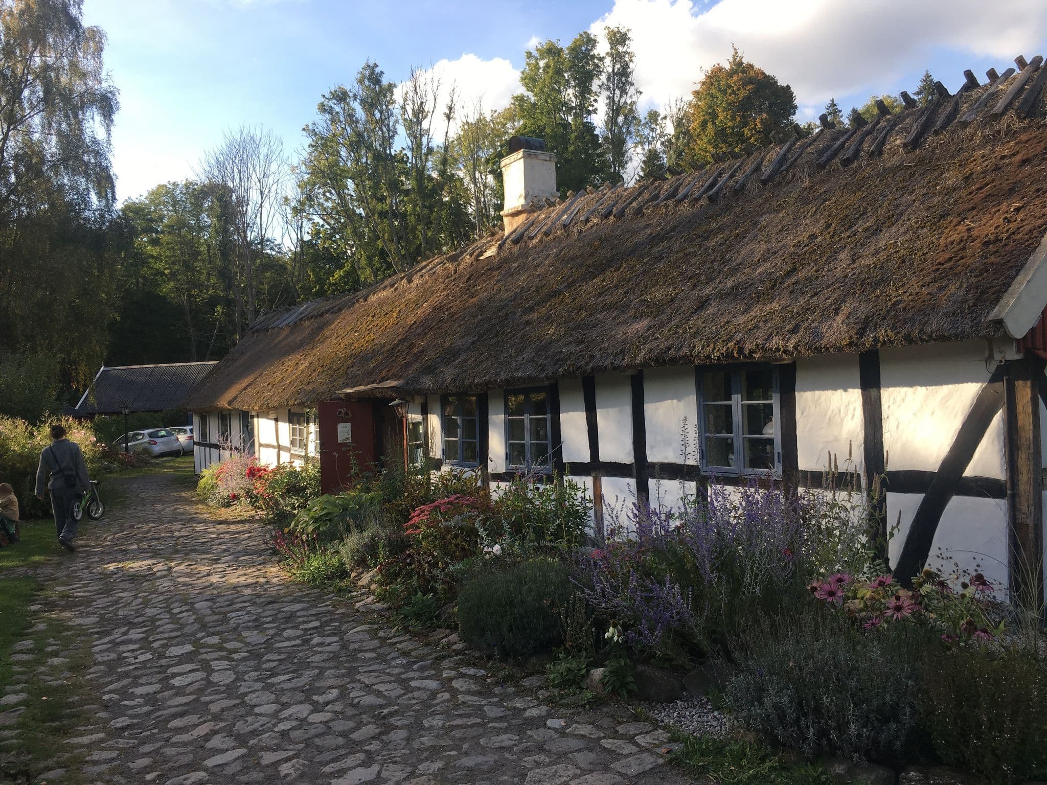 Street view near Alunbrukets B&B, Degeberga — © gyllen (CC BY-SA · Mapillary)