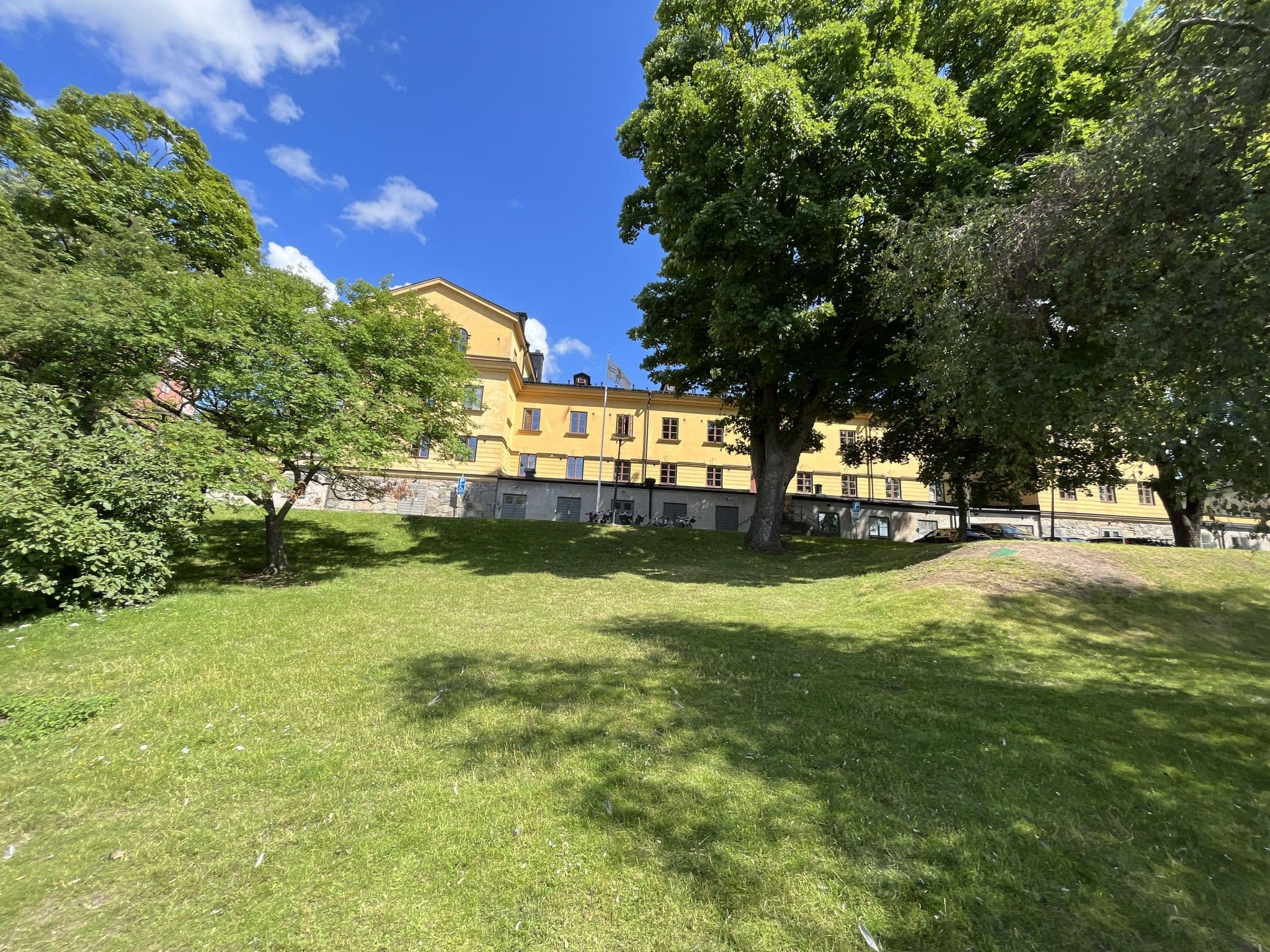 Street view near STF Stockholm Skeppsholmen Vandrarhem, Gamla Stan — © andreas_p (CC BY-SA · Mapillary)