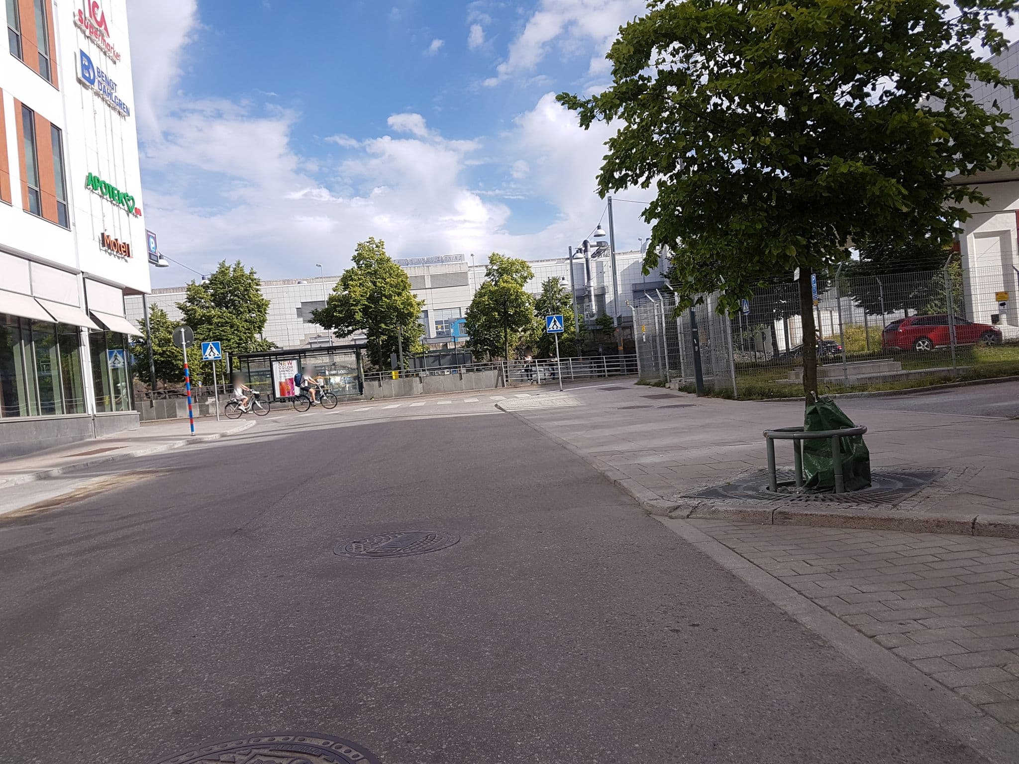 Street view near Motel L - Hammarby Sjöstad, Södermalm — © haxpett (CC BY-SA · Mapillary)