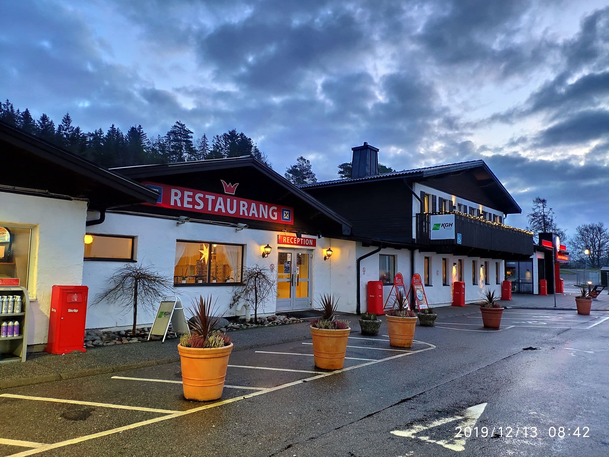 Street view near Håby Motell, Munkedal — © km2bp (CC BY-SA · Mapillary)