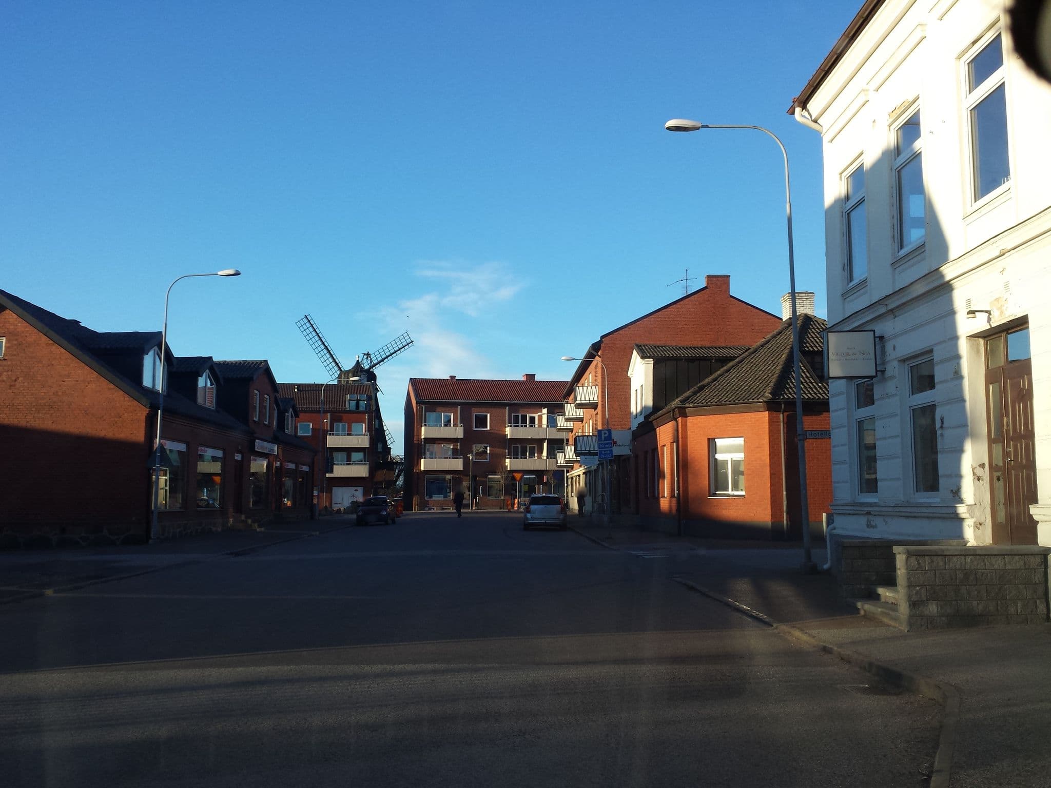 Street view near Järnvägshotellet, Sjöbo — © kakmaskin (CC BY-SA · Mapillary)