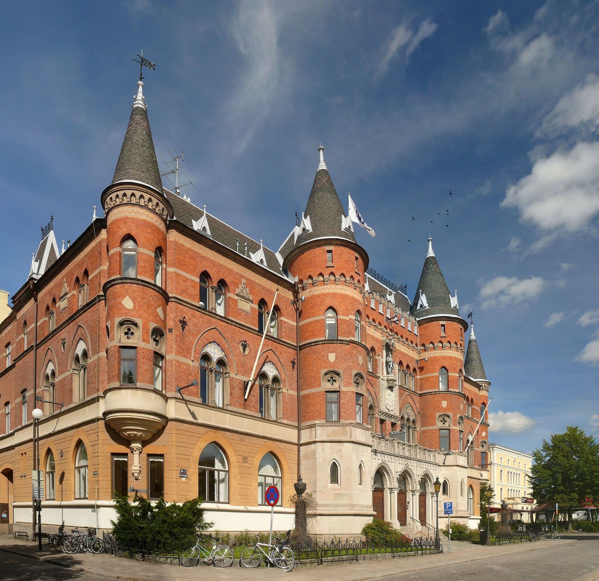 Street view near Home Hotel Borgen, Örebro — © tommasz (CC BY-SA · Mapillary)