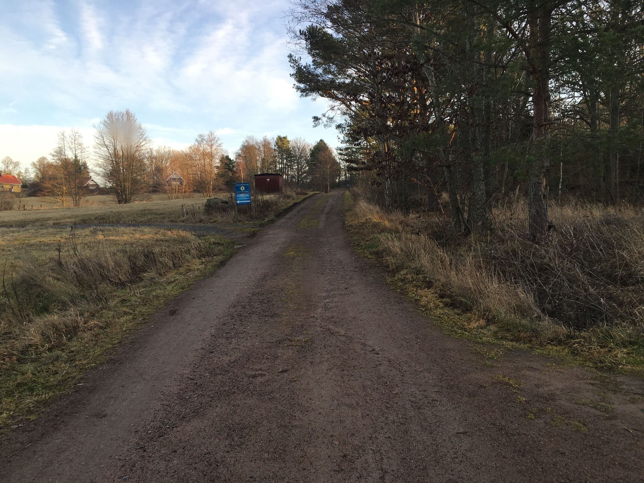 Street view near Bjulebo Gård, Gunnebo — © foxman (CC BY-SA · Mapillary)
