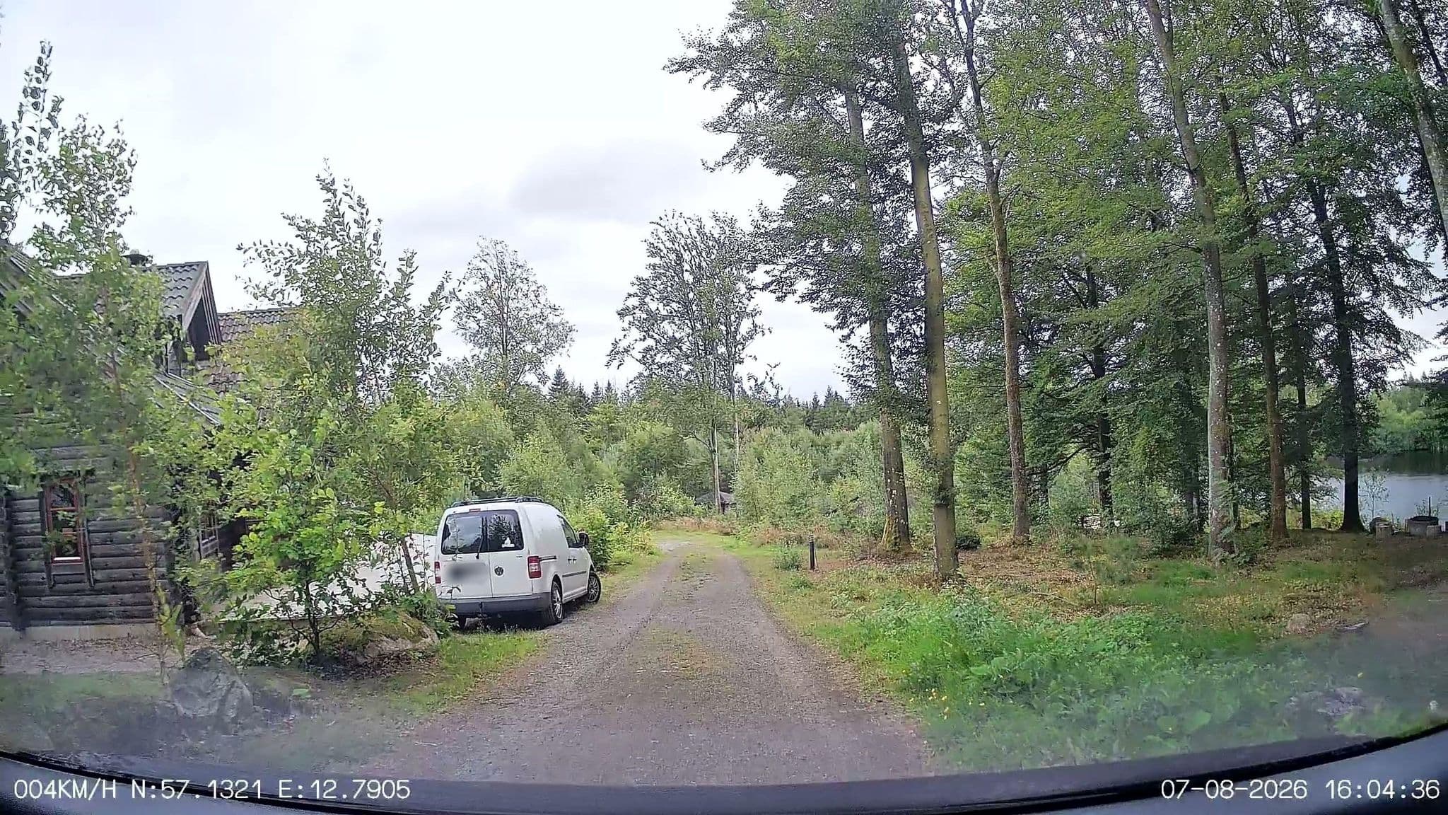 Street view near Ullared Paradise, Tvååker — © thewizard (CC BY-SA · Mapillary)