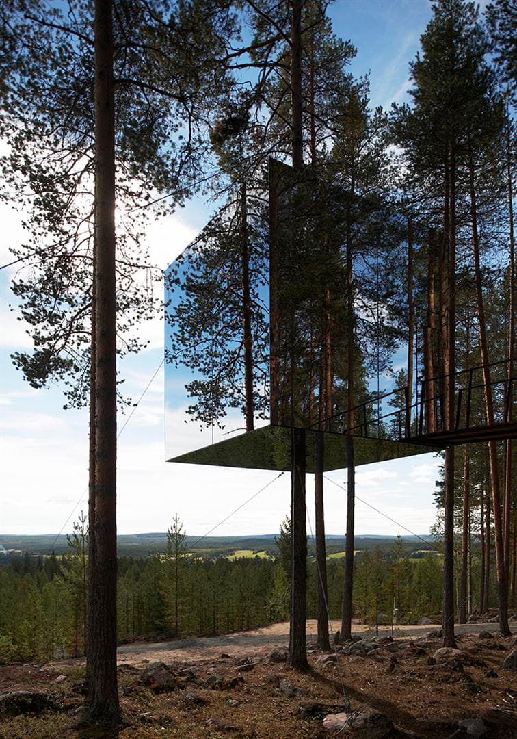 Treehotel (via Wikimedia Commons, CC BY-SA 4.0)