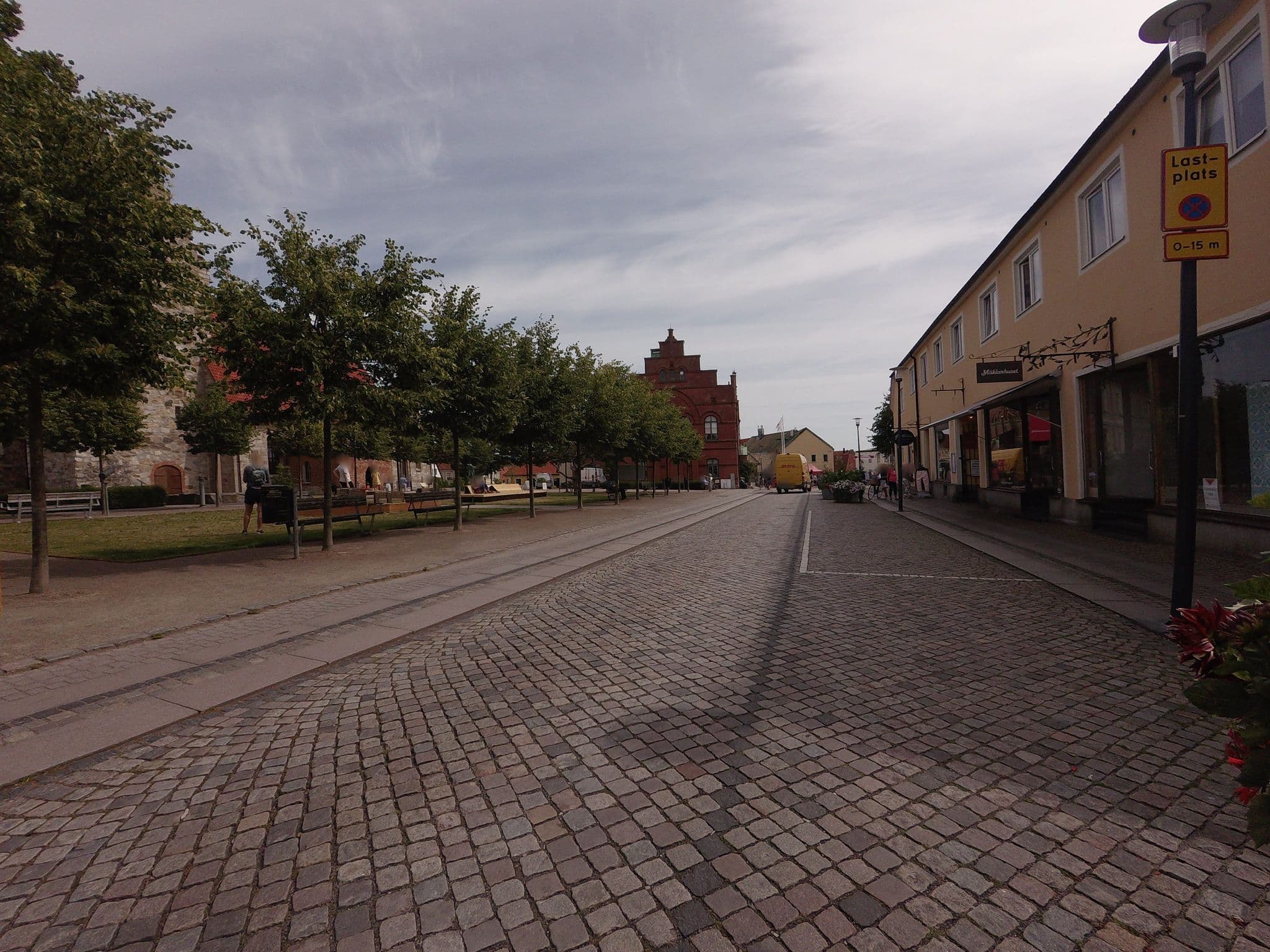 Street view near Apotekarns Bed & Breakfast, Simrishamn — © larshelmin (CC BY-SA · Mapillary)