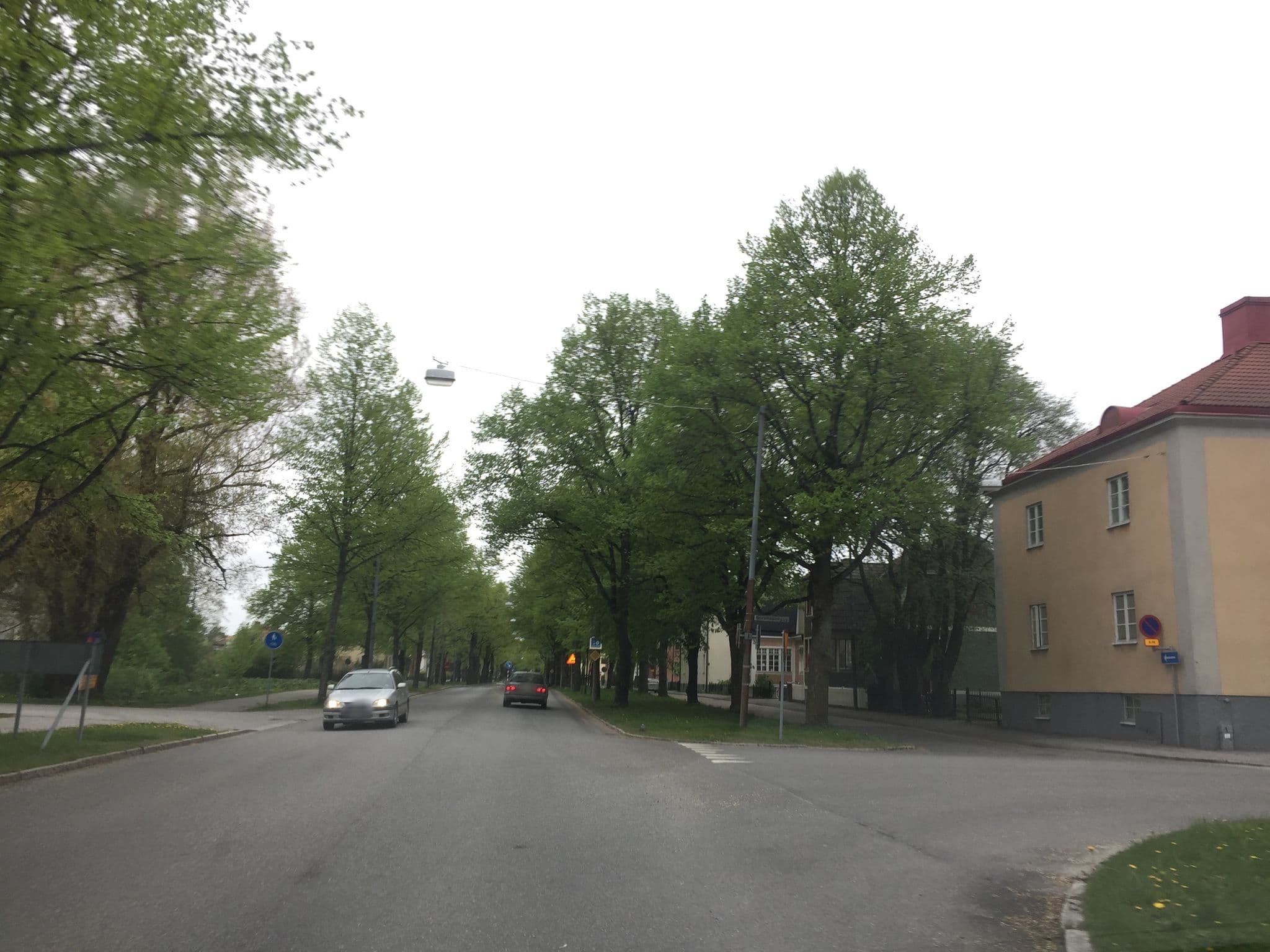 Street view near Härbärget Gnistan, Örebro — © dade (CC BY-SA · Mapillary)