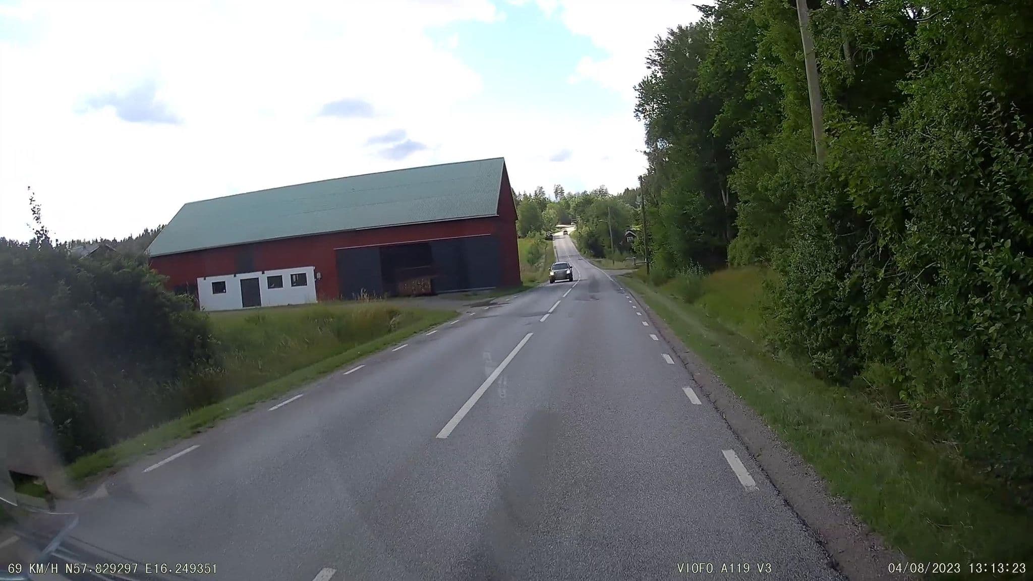 Street view near Gärdet Gård, Gamleby — © alexander2010 (CC BY-SA · Mapillary)