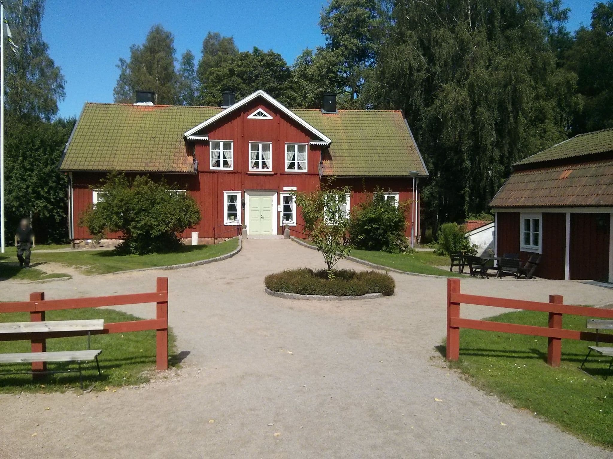 Street view near Korrö Hotell & Vandrarhem, Lessebo — © koovee (CC BY-SA · Mapillary)