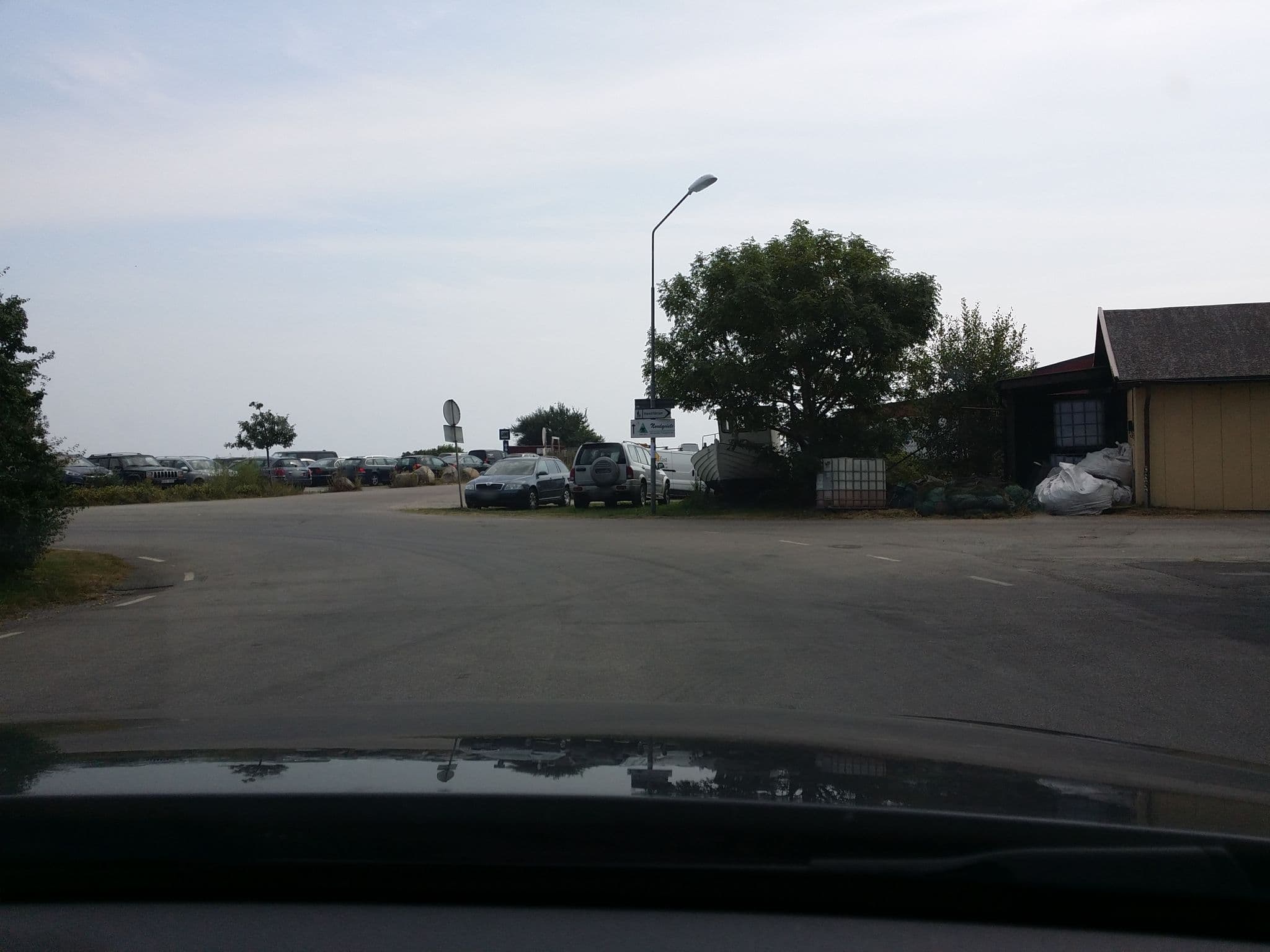 Street view near Inseglets vandrarhem, Hällevik — © twelve (CC BY-SA · Mapillary)