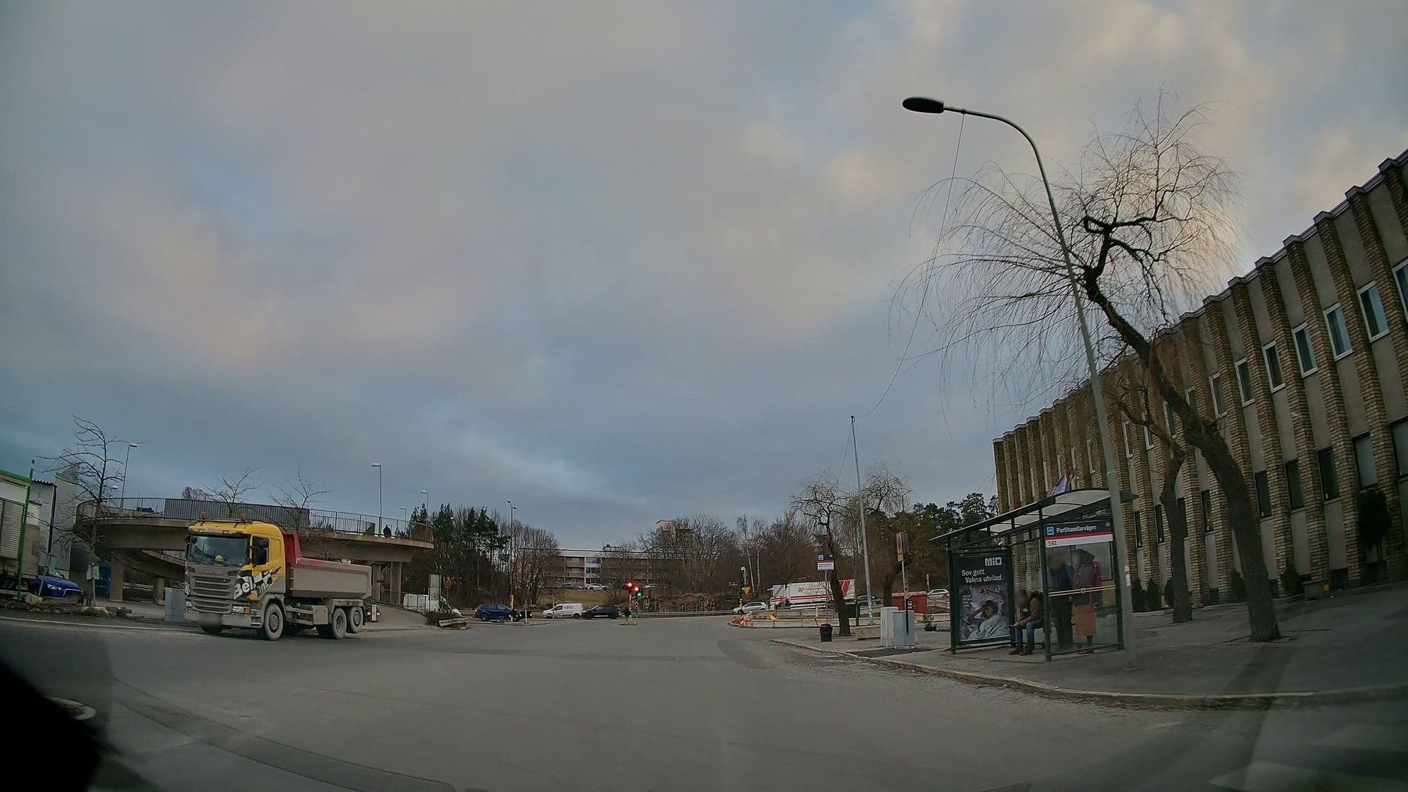 Street view near Älvsjö Stadshotell, Årsta — © bruno360 (CC BY-SA · Mapillary)