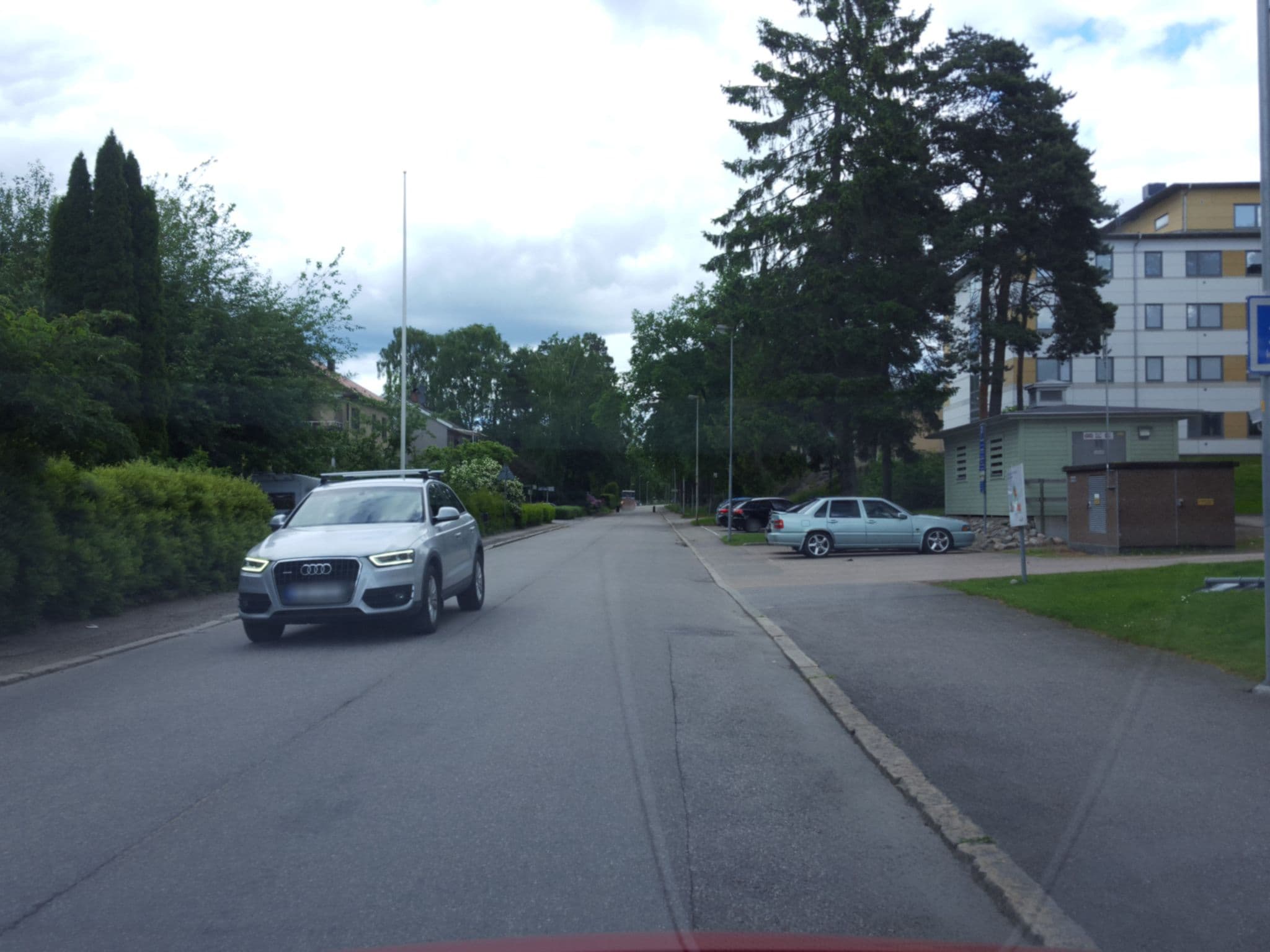 Street view near Trollhättans Bed & Breakfast, Trollhättan — © trollhattan_sbf (CC BY-SA · Mapillary)