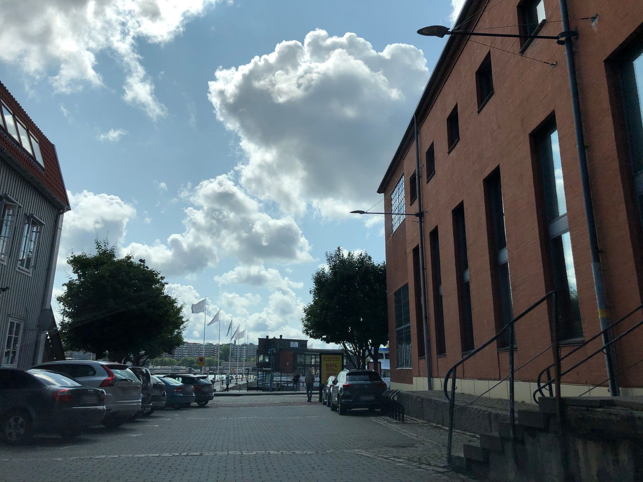 Street view near Hotell Villan, Majorna — © bigroundbaby (CC BY-SA · Mapillary)
