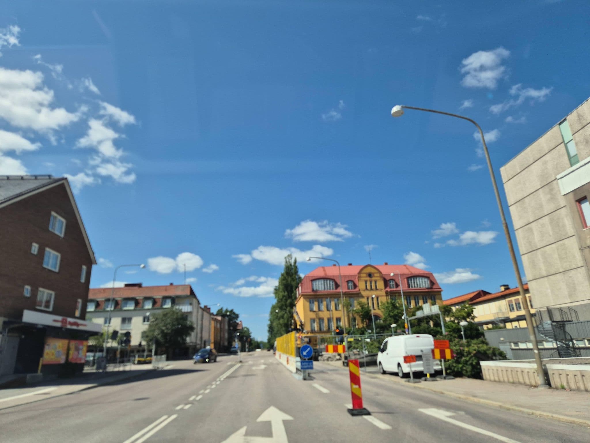 Street view near Best Western Hotel Solna, Solna — © jopparn (CC BY-SA · Mapillary)