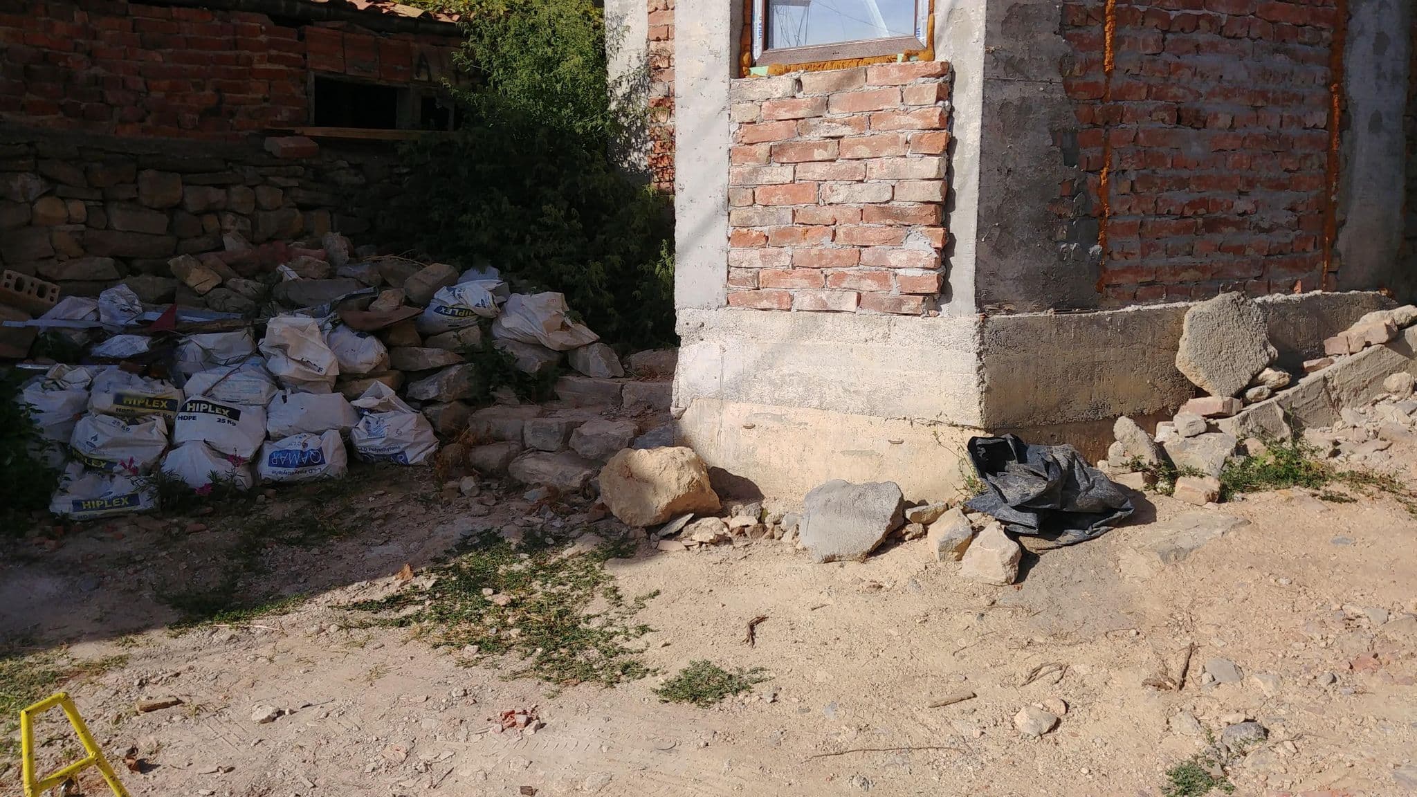 Street view near Hiker's Hostel, Veliko Tŭrnovo — © theostefan (CC BY-SA · Mapillary)