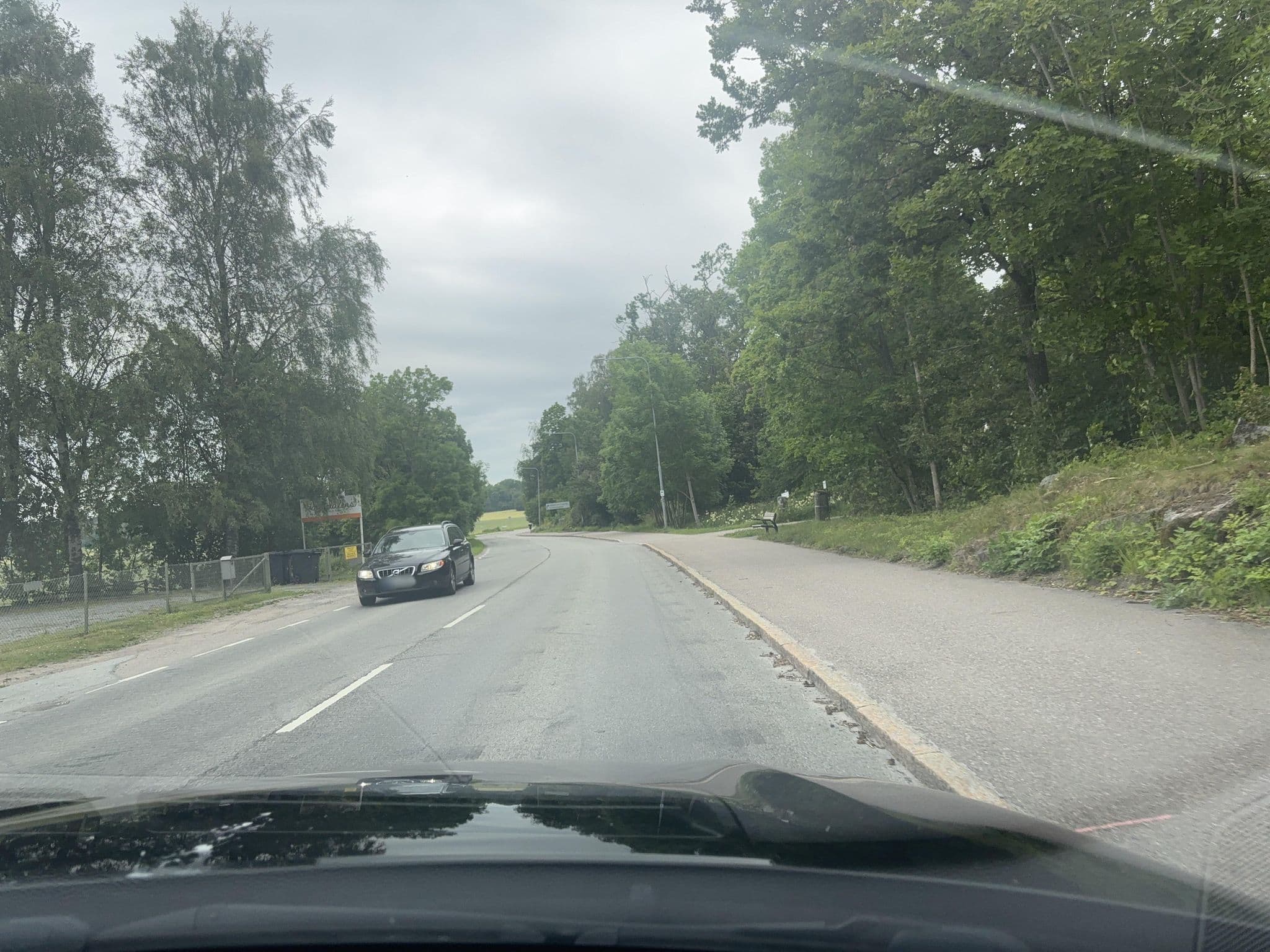 Street view near Hågadalens Hostel & Vandrarhem, Flogsta — © catdrout4 (CC BY-SA · Mapillary)