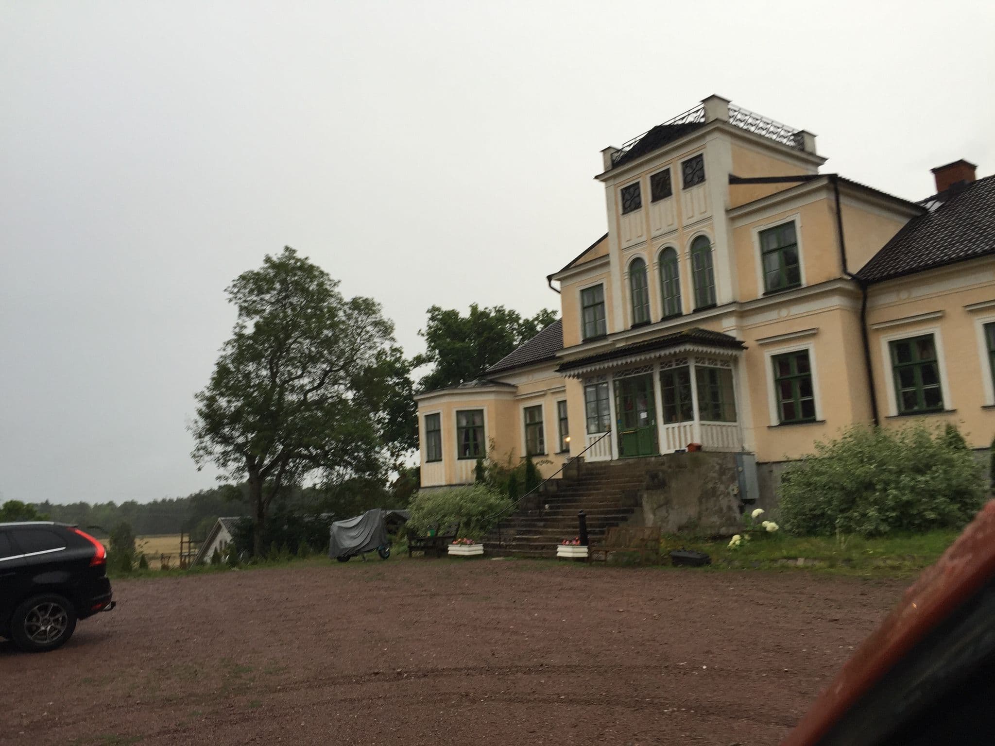 Street view near Nygårds Herrgård, Mönsterås — © valteris (CC BY-SA · Mapillary)