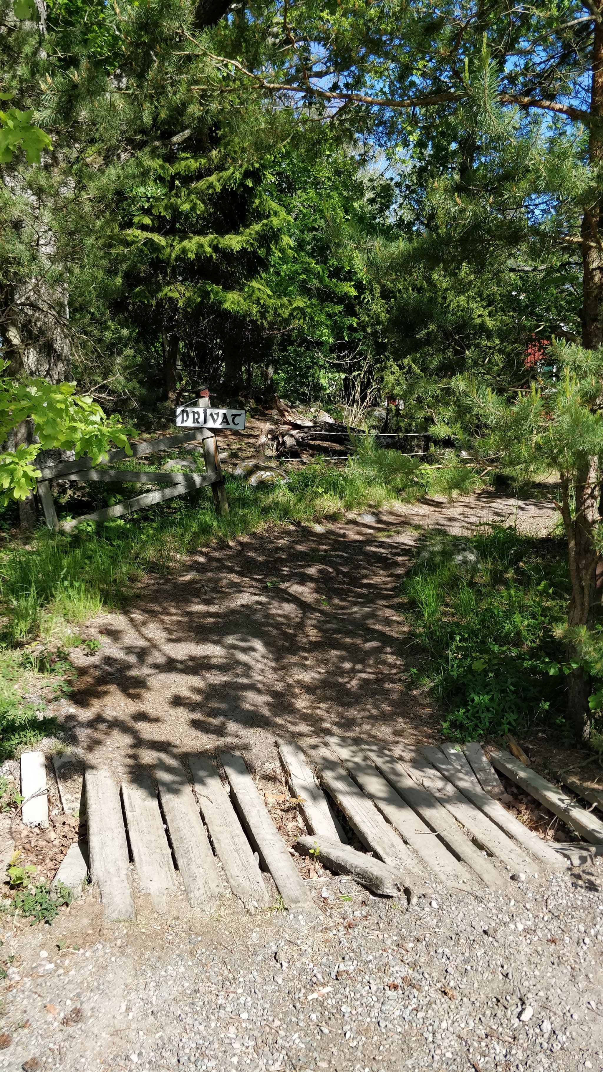 Street view near 1, Blidö — © overflorian (CC BY-SA · Mapillary)