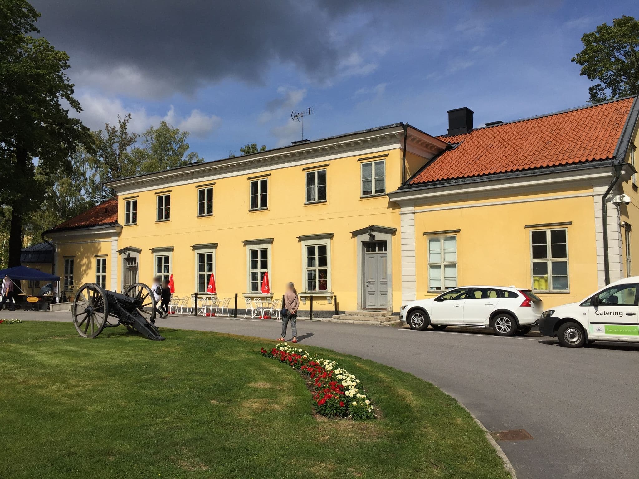 Street view near Gästflygeln, Finspång — © valteris (CC BY-SA · Mapillary)