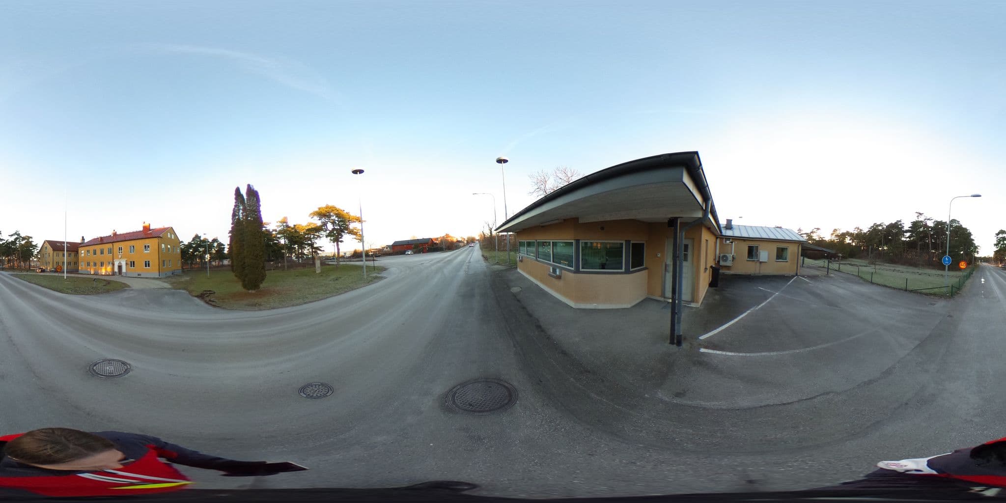 Street view near Kustparken B&B, Visby — © ainali (CC BY-SA · Mapillary)