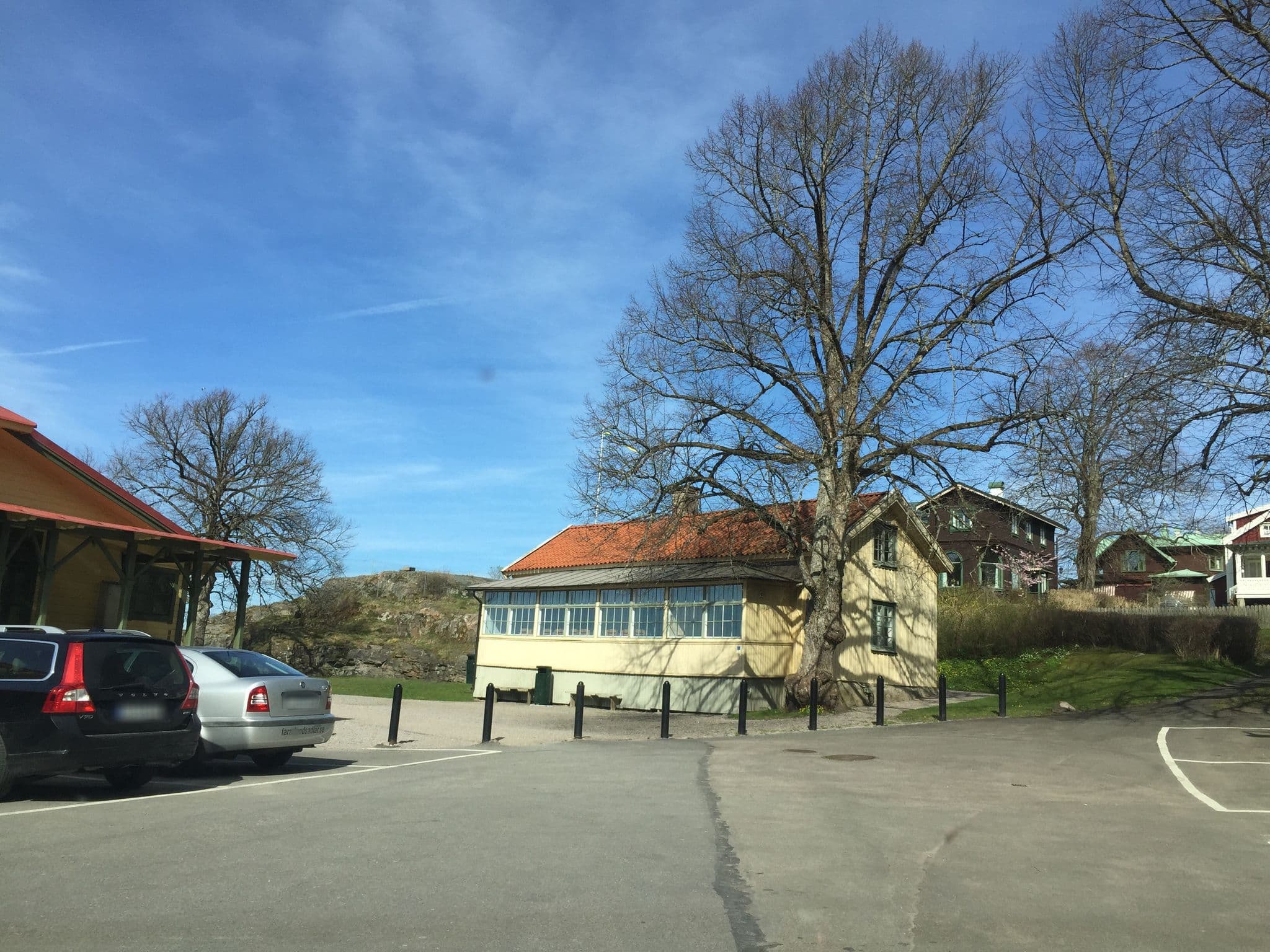 Street view near Gustafsberg Vandrarhem, Uddevalla — © martinholmgren (CC BY-SA · Mapillary)