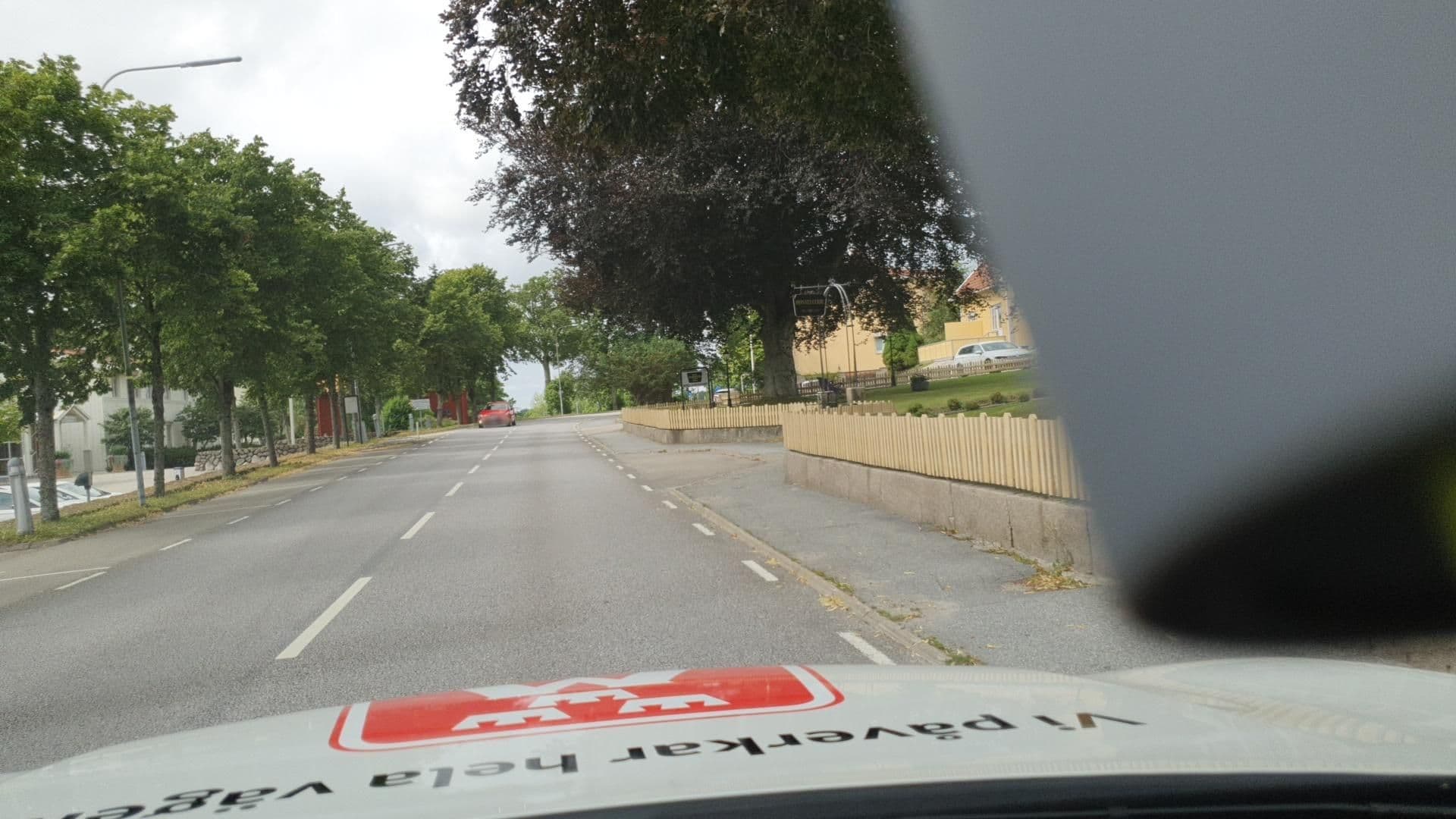 Street view near Tanums Gestgifveri, Tanumshede — © roadroid (CC BY-SA · Mapillary)