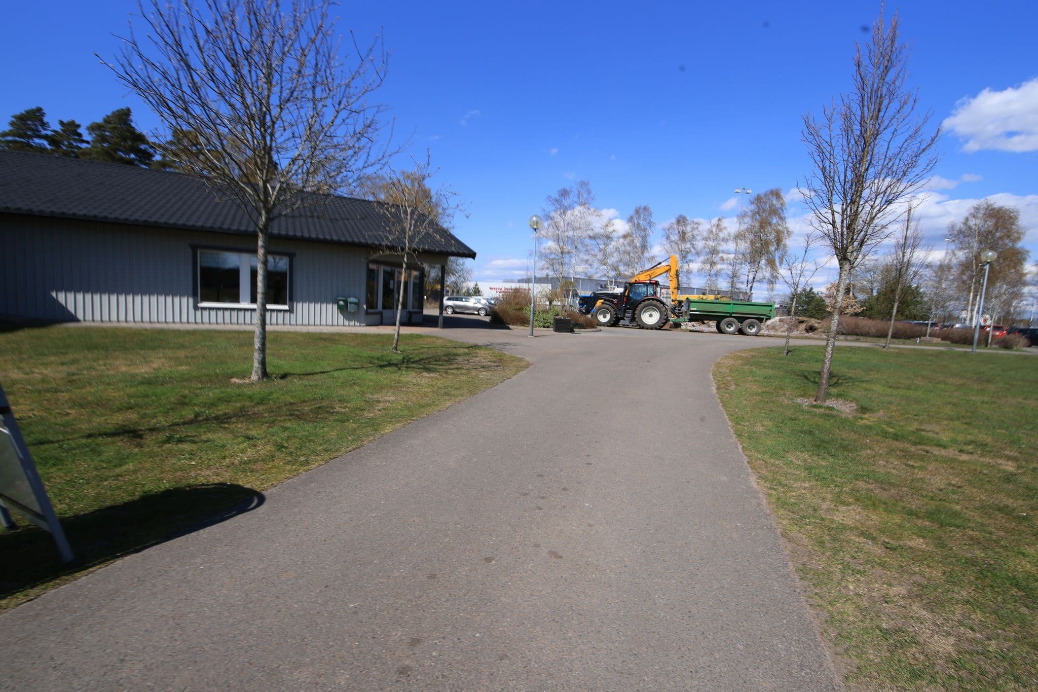 Street view near Hotell & Omklädning, Tvååker — © jorfro (CC BY-SA · Mapillary)