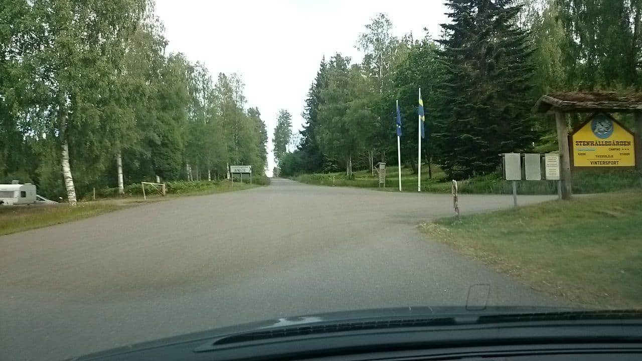 Street view near Stenkällegårdens Camping Tiveden, Karlsborg — © juhanjuku (CC BY-SA · Mapillary)