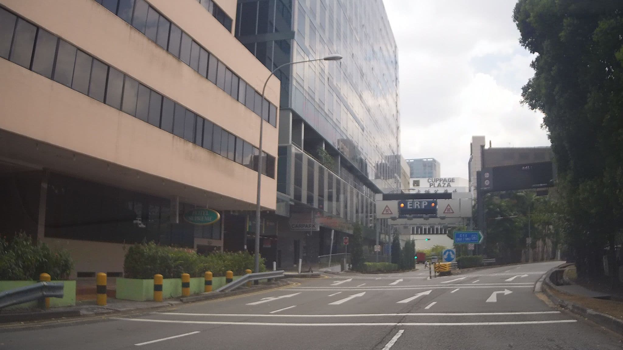 Street view near Hotel Supreme, Oxley — © ashishgrab (CC BY-SA · Mapillary)