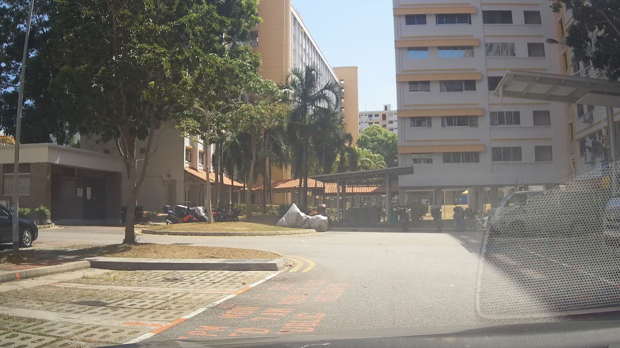 Street view near Jon’s Block, Pasir Ris New Town — © ashishgrab (CC BY-SA · Mapillary)