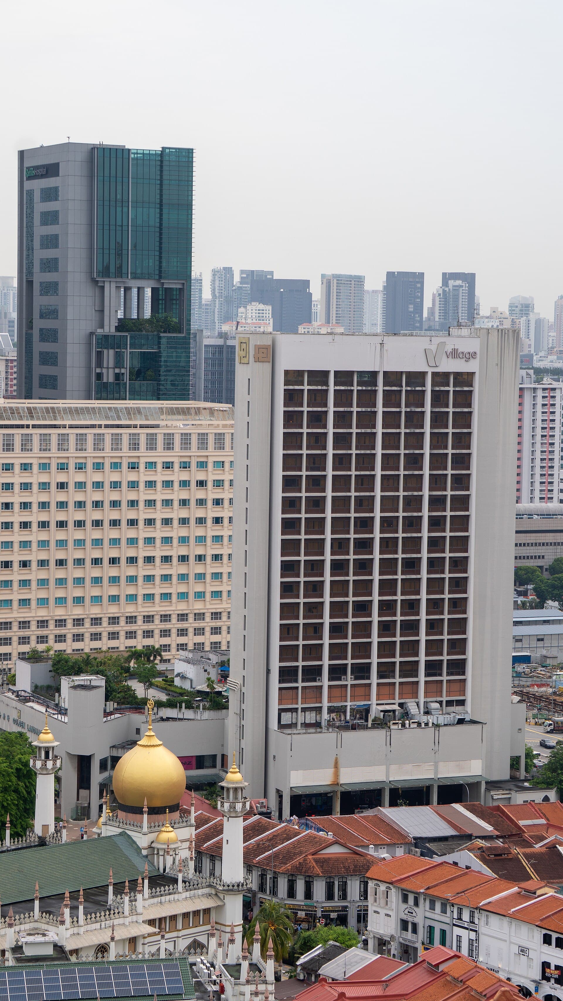 Village Hotel (Bugis) (via Wikimedia Commons, CC BY-SA 4.0)