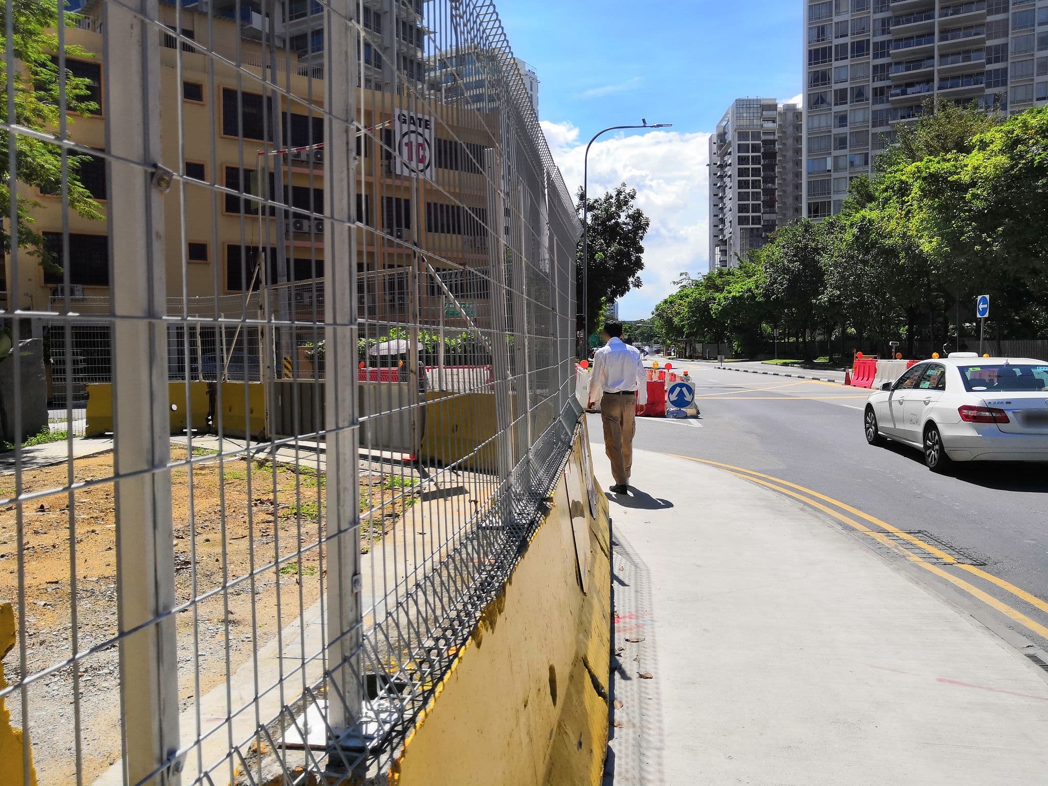 Street view near International Service Apartments Hotel, Marine Parade — © nahshaun (CC BY-SA · Mapillary)