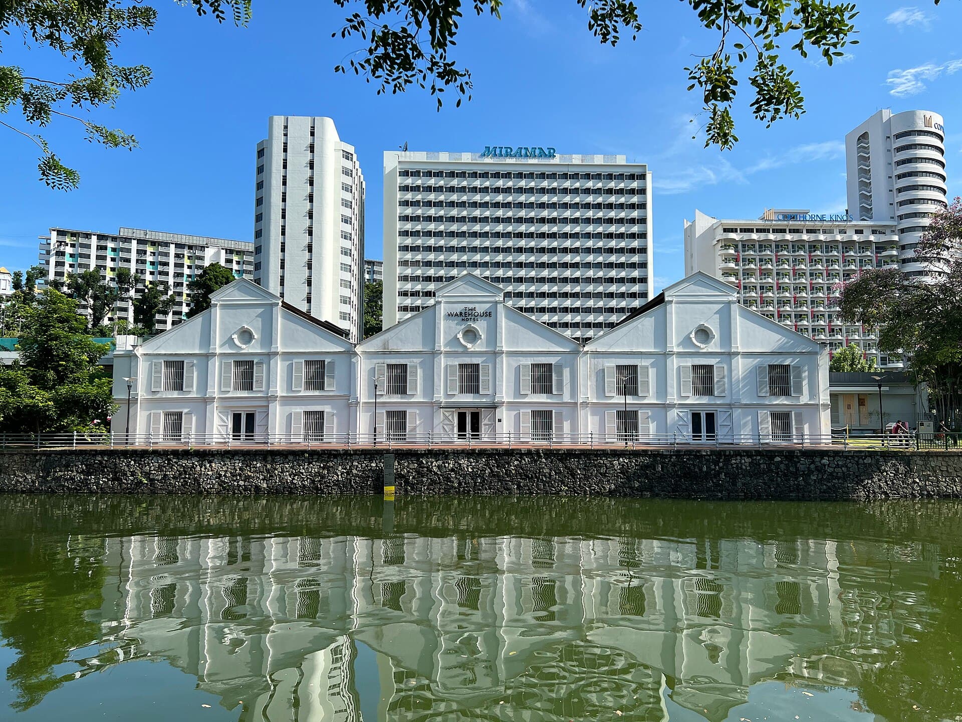 The Warehouse (via Wikimedia Commons, CC BY-SA 4.0)
