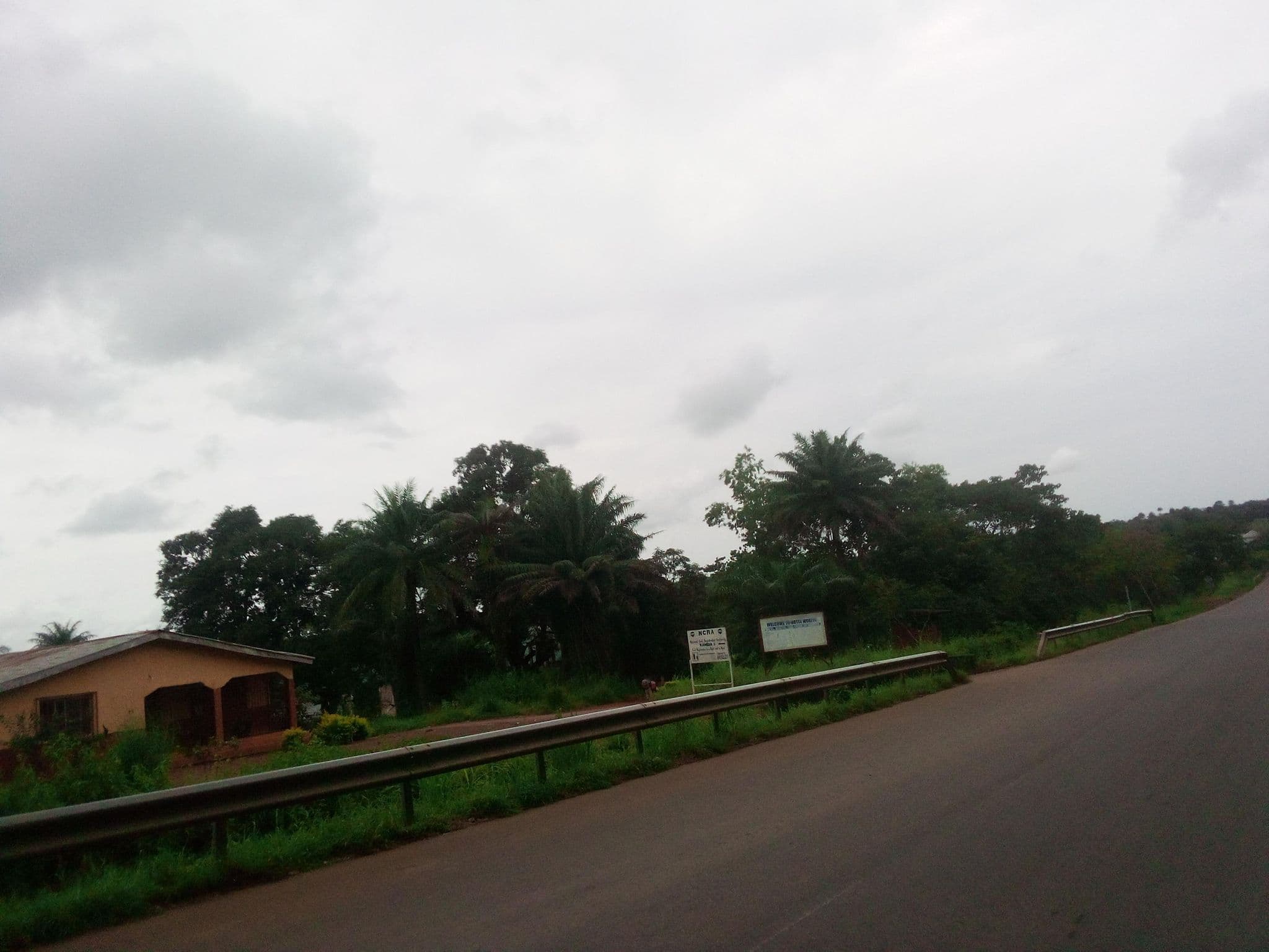 Street view near Hotel Moriyah, Kambia — © fatmat (CC BY-SA · Mapillary)