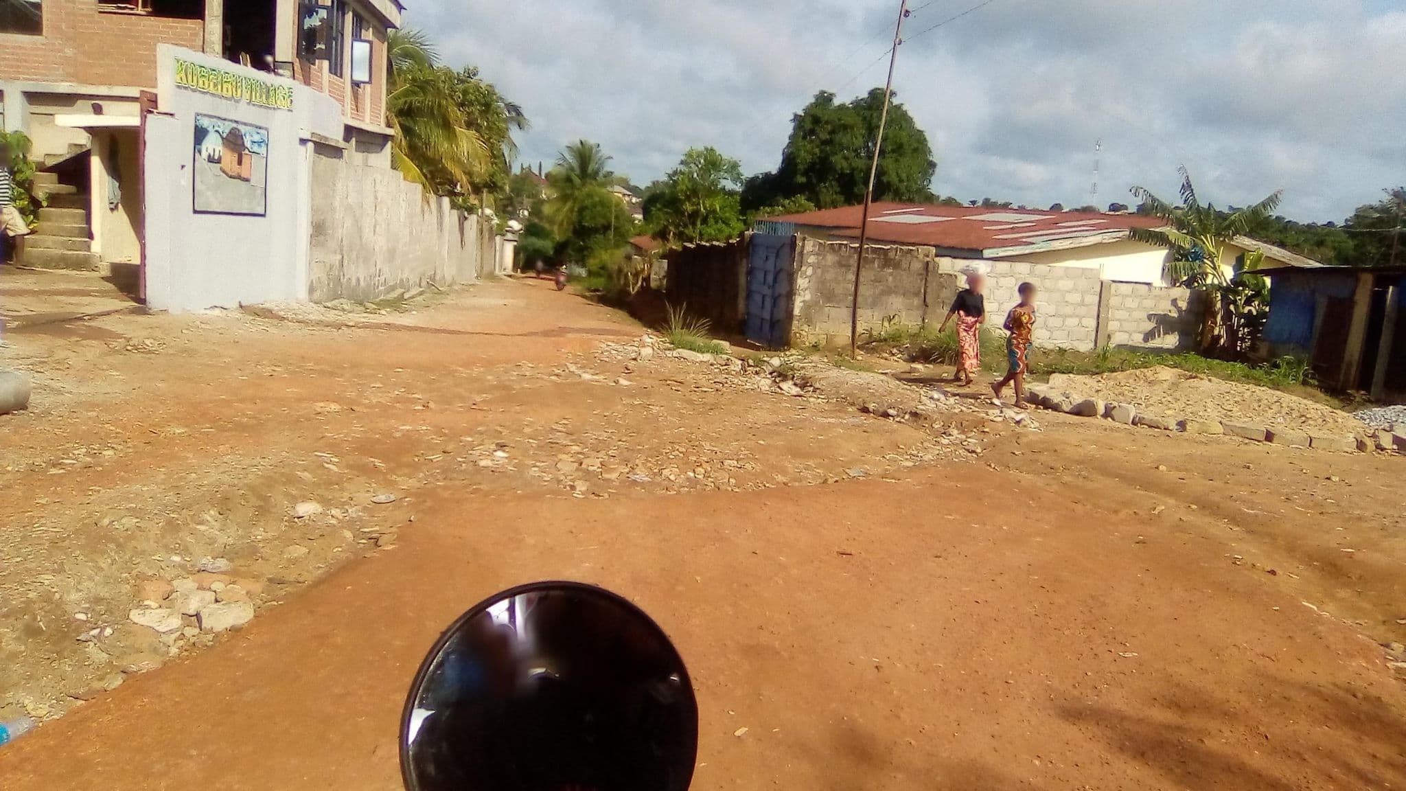 Street view near Kobeibu Village, Bo — © jallohma (CC BY-SA · Mapillary)