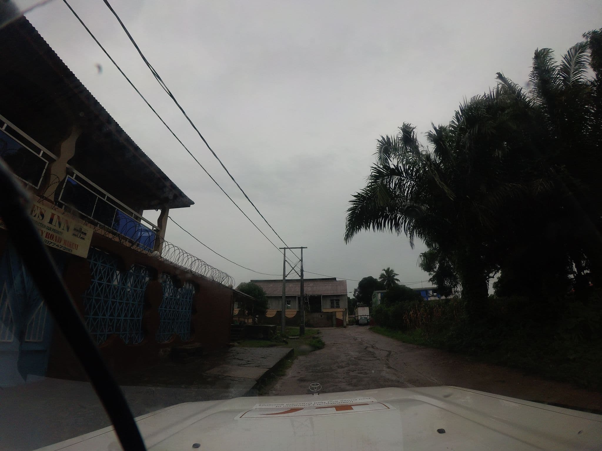 Street view near Dave's Inn, Makeni — © danbjoseph (CC BY-SA · Mapillary)