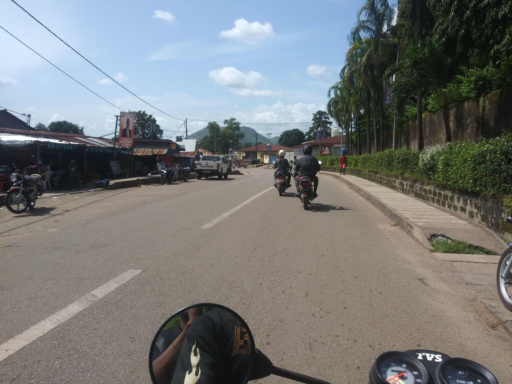 Street view near Wusum Hotel, Makeni — © ibrahimkalokoh (CC BY-SA · Mapillary)
