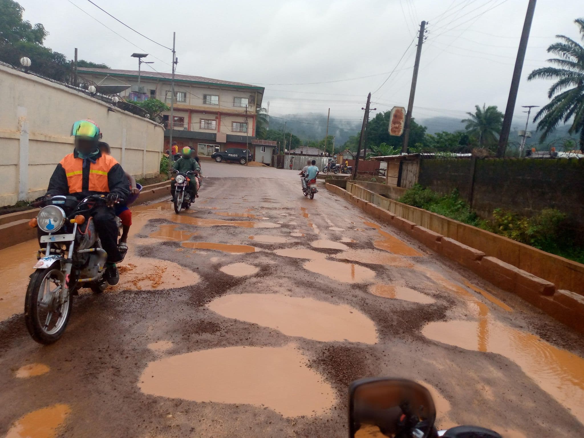Street view near TRADIN ORGANIC, KENEMA, Kenema — © k22 (CC BY-SA · Mapillary)
