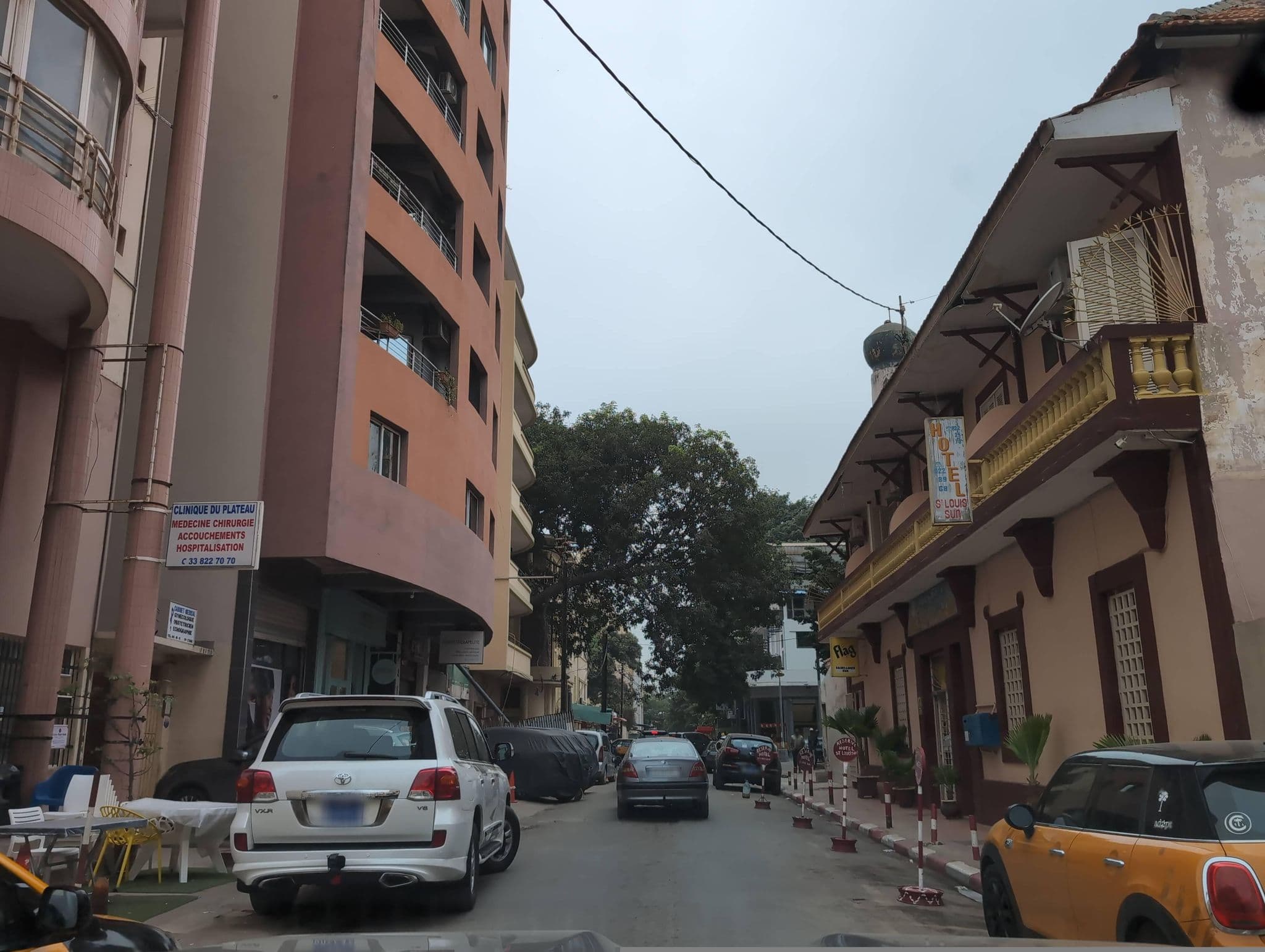 Street view near St Louis Sun Hotel, Le Plateau — © tbo47 (CC BY-SA · Mapillary)