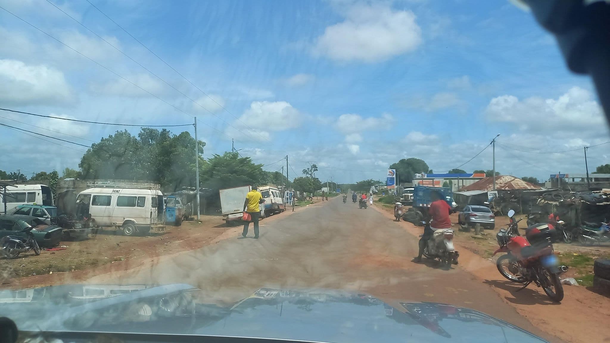 Street view near Hotel jamm de medina wandifa, Madina Wandifa — © aksentini (CC BY-SA · Mapillary)