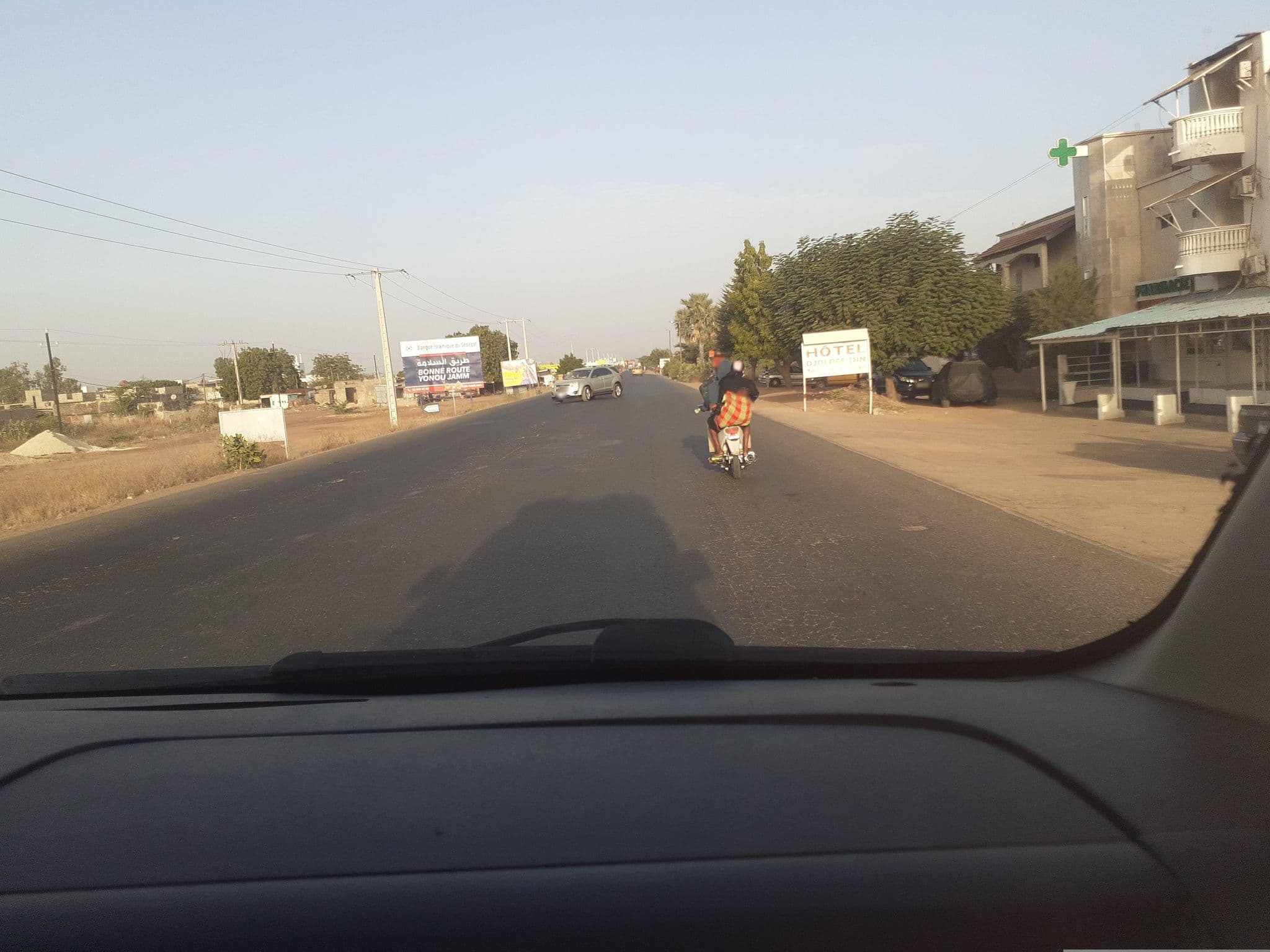 Street view near Auberge Djolouff Inn, Kaolack — © mamadouyaya4 (CC BY-SA · Mapillary)